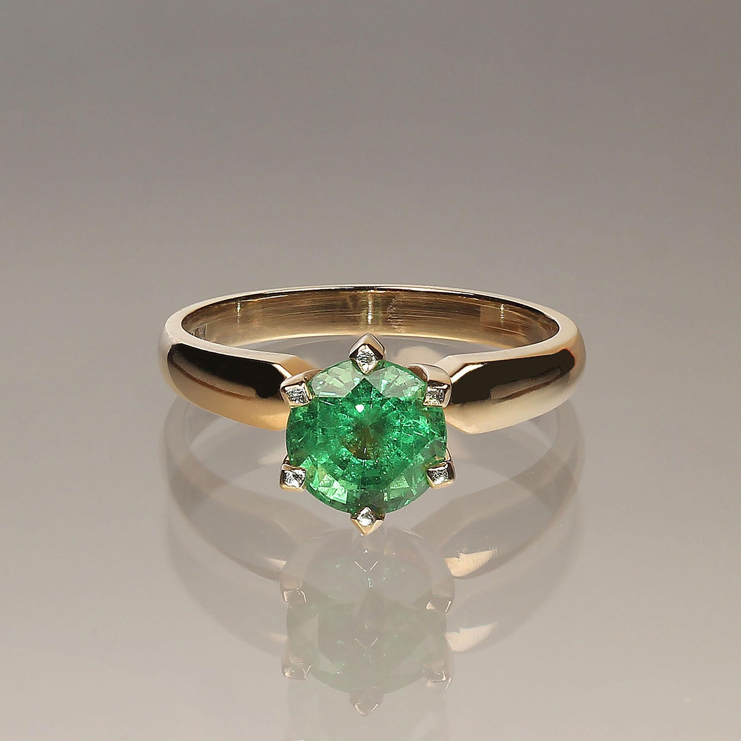 AJD Glittering Green Tsavorite Solitaire 18 Karat Gold Ring In New Condition In Raleigh, NC
