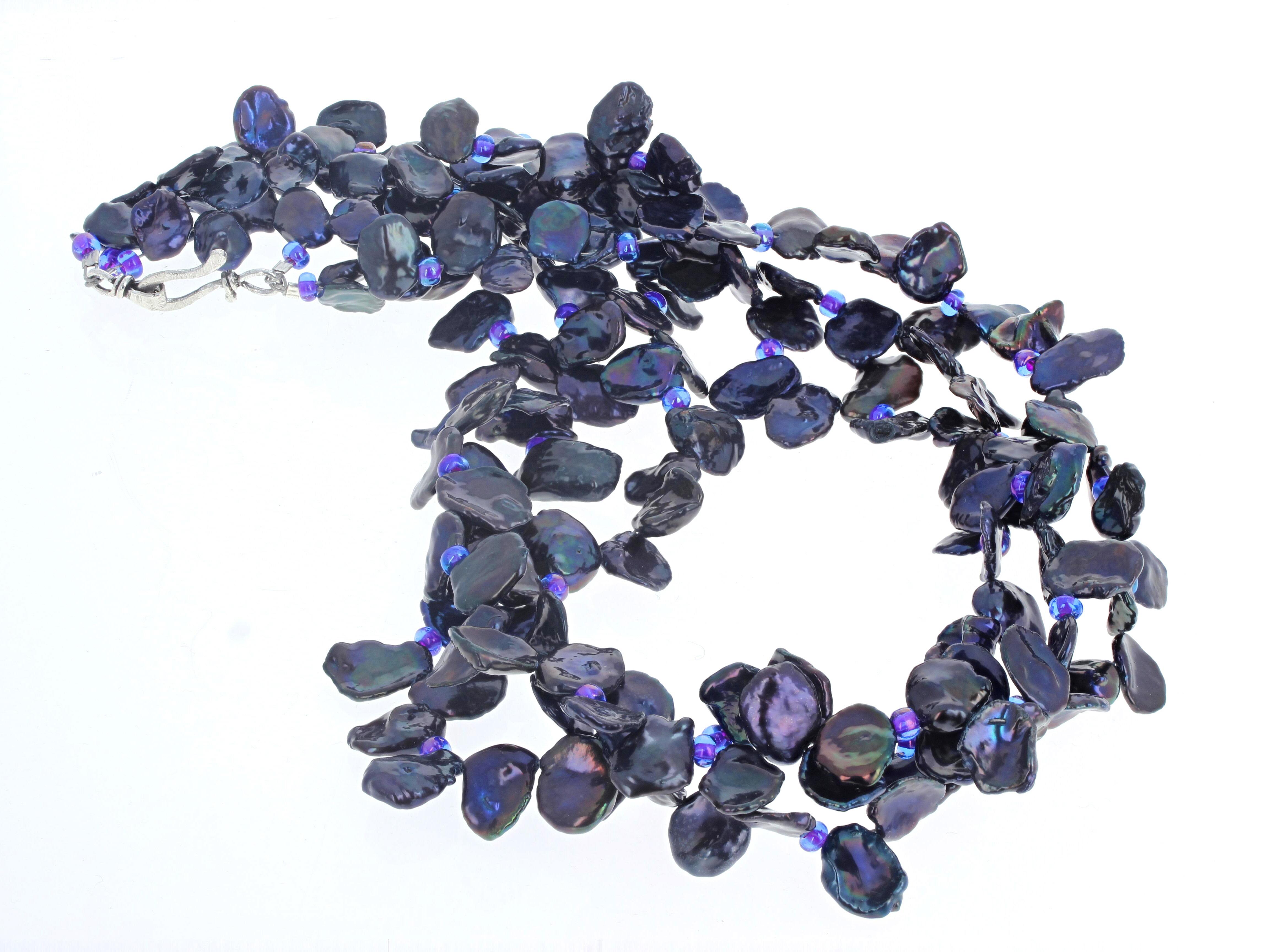 AJD glänzende wunderschöne mehrfarbige dreireihige echte Keshi-Perlenkette mit echten Keshi-Perlen, AJD (Gemischter Schliff) im Angebot