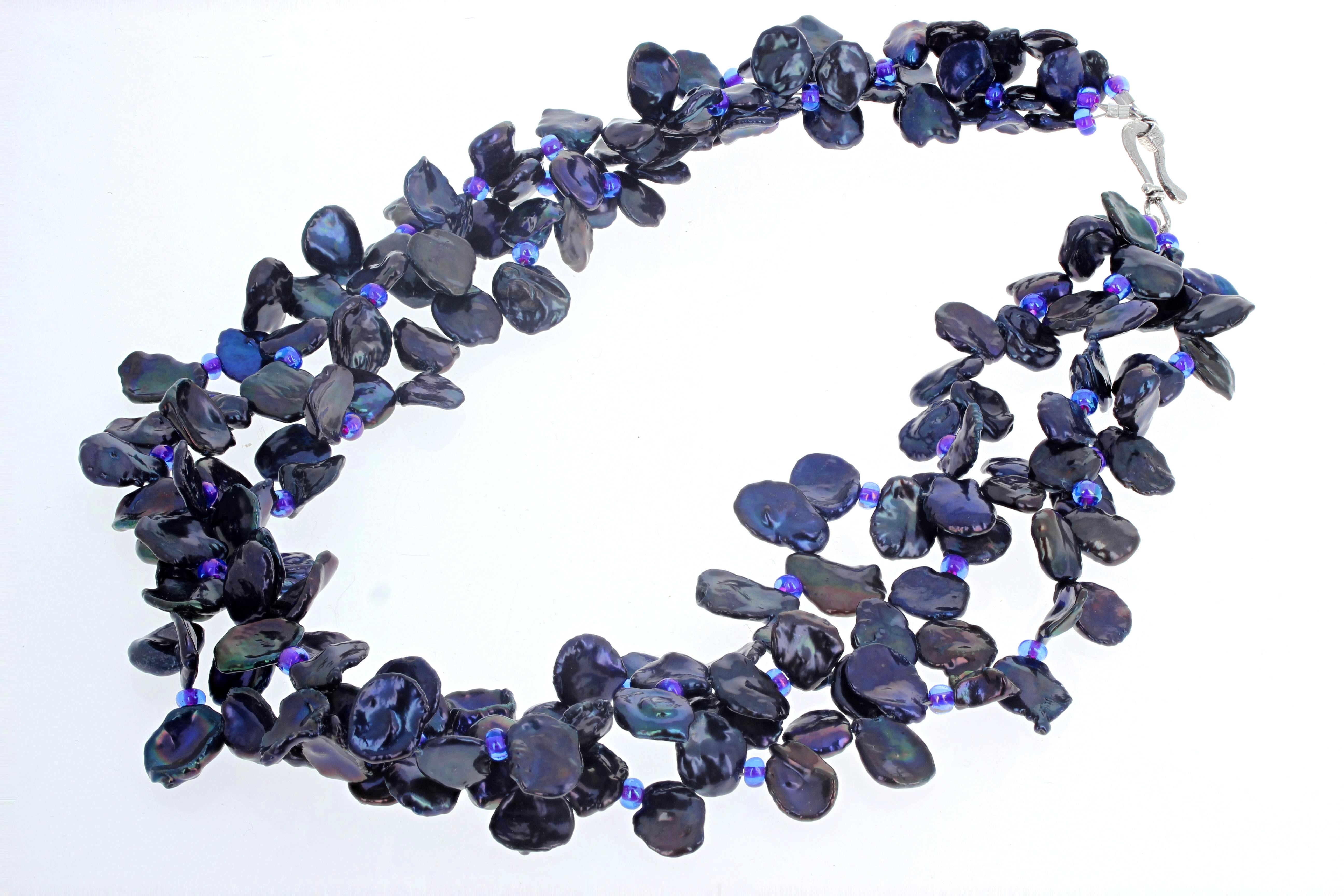 AJD glänzende wunderschöne mehrfarbige dreireihige echte Keshi-Perlenkette mit echten Keshi-Perlen, AJD im Zustand „Neu“ im Angebot in Raleigh, NC