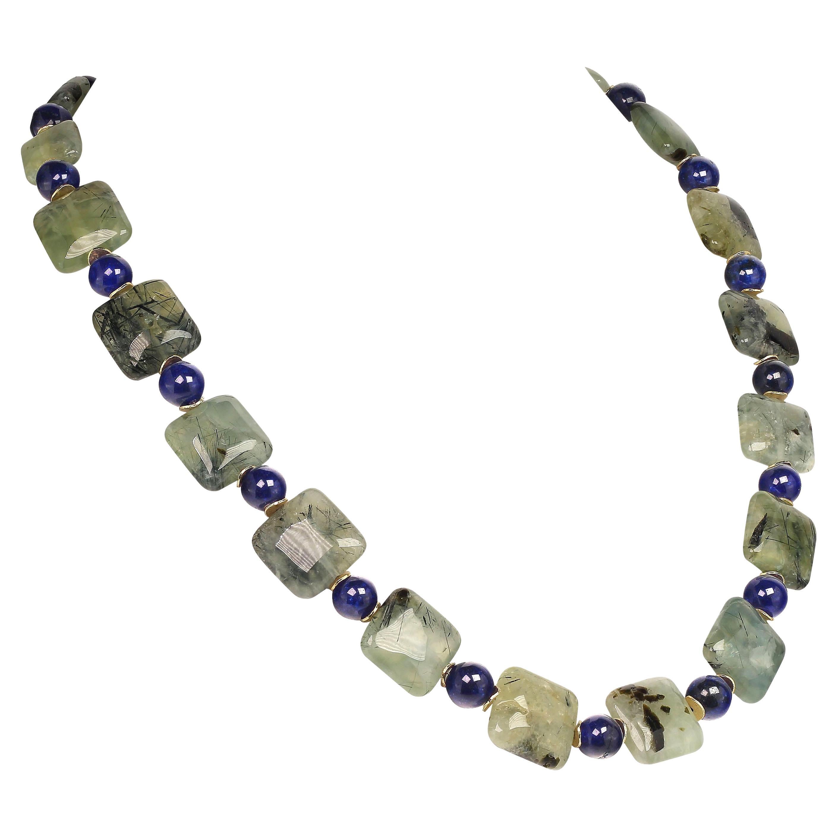 Artigiano AJD Collana di prehnite brasiliana verde incandescente con agata blu    Grande regalo! in vendita