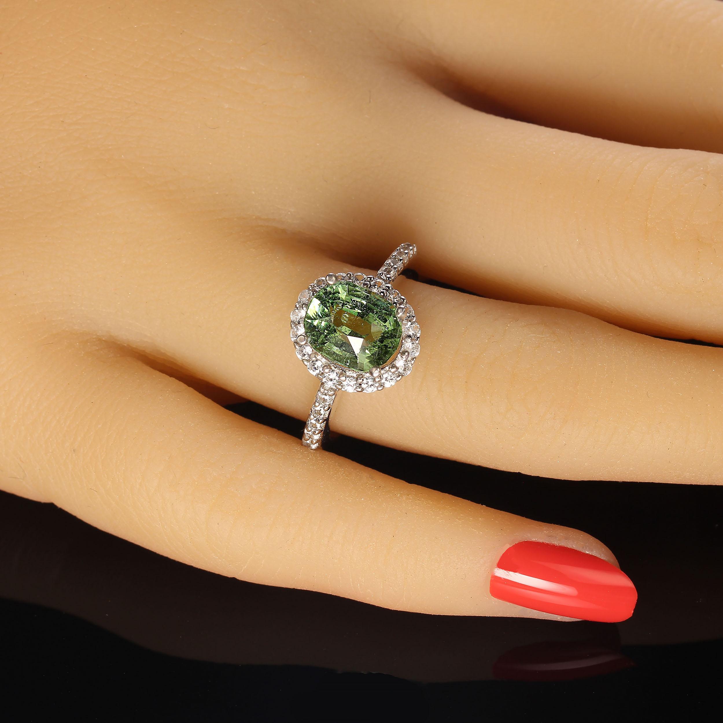 AJD Set aureola con tormalina verde ovale incandescente in argento sterling In condizioni Nuovo in vendita a Raleigh, NC