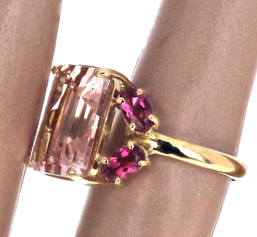 AJD GORGEOUS 4.5Ct Pink Morganite & Pink Tourmaline 18Kt Yellow Gold Ring For Sale 3