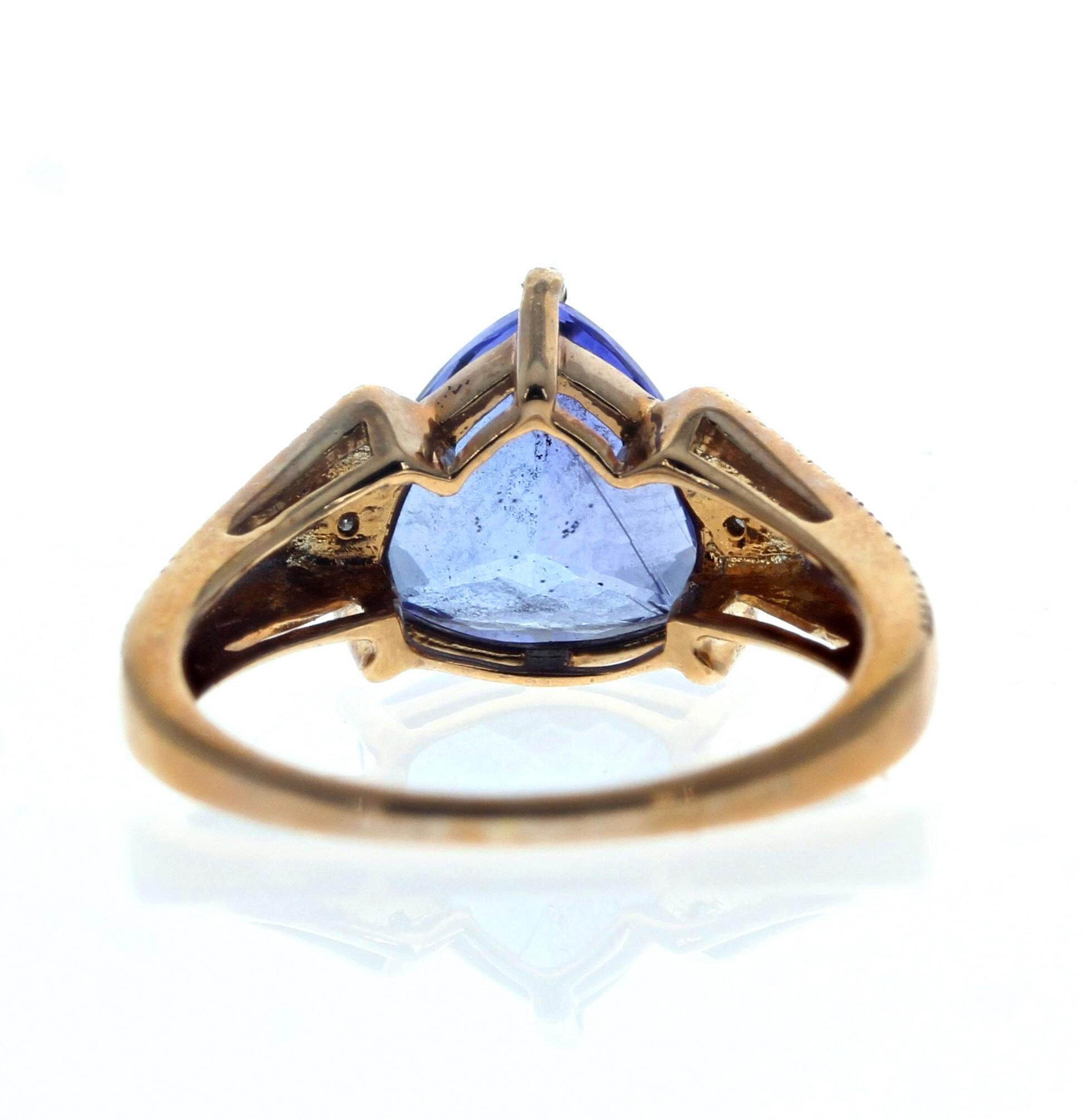 AJD Gorgeous Natural Blue Tanzanite & Glittery Diamond Gold Ring For Sale 1