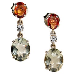 AJD Orecchini pendenti in apatite verde e zaffiro arancione