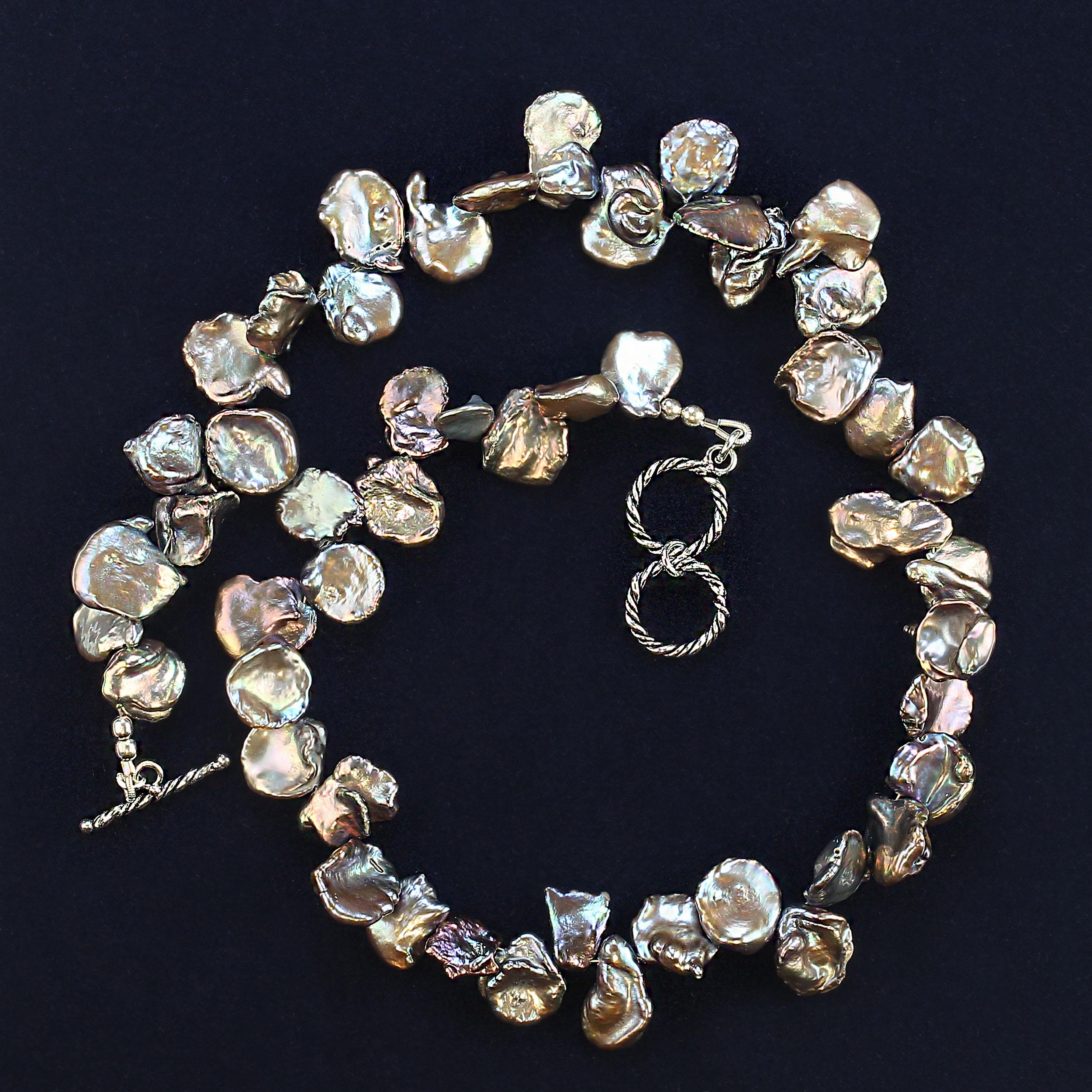da uomo o donna AJD Collana di perle Keshi iridescenti, rotonde e piatte color malva in vendita