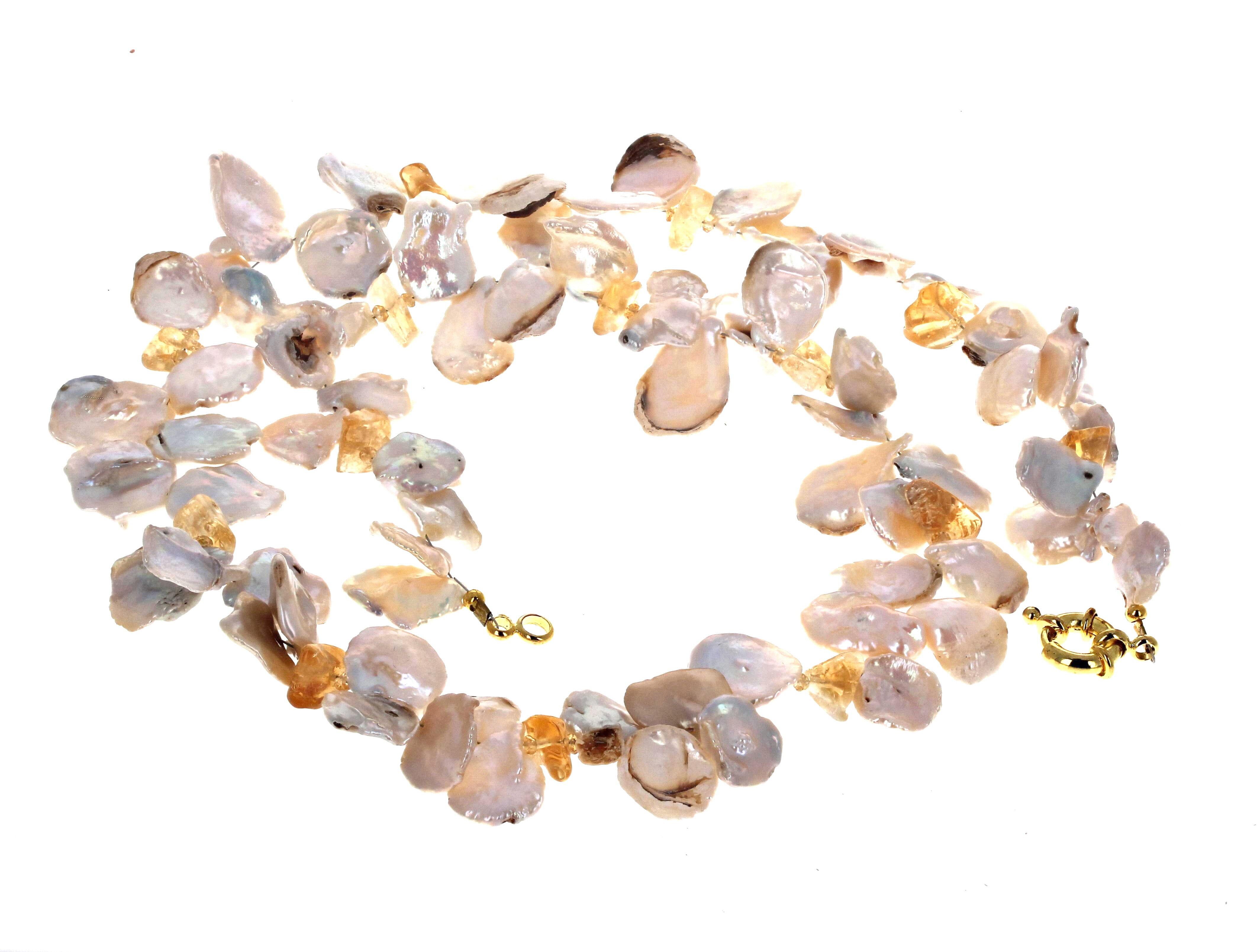 Collar AJD Little Pearl Shells and Citrines Gem-Rocks 22 en Nuevo estado para la venta en Raleigh, NC