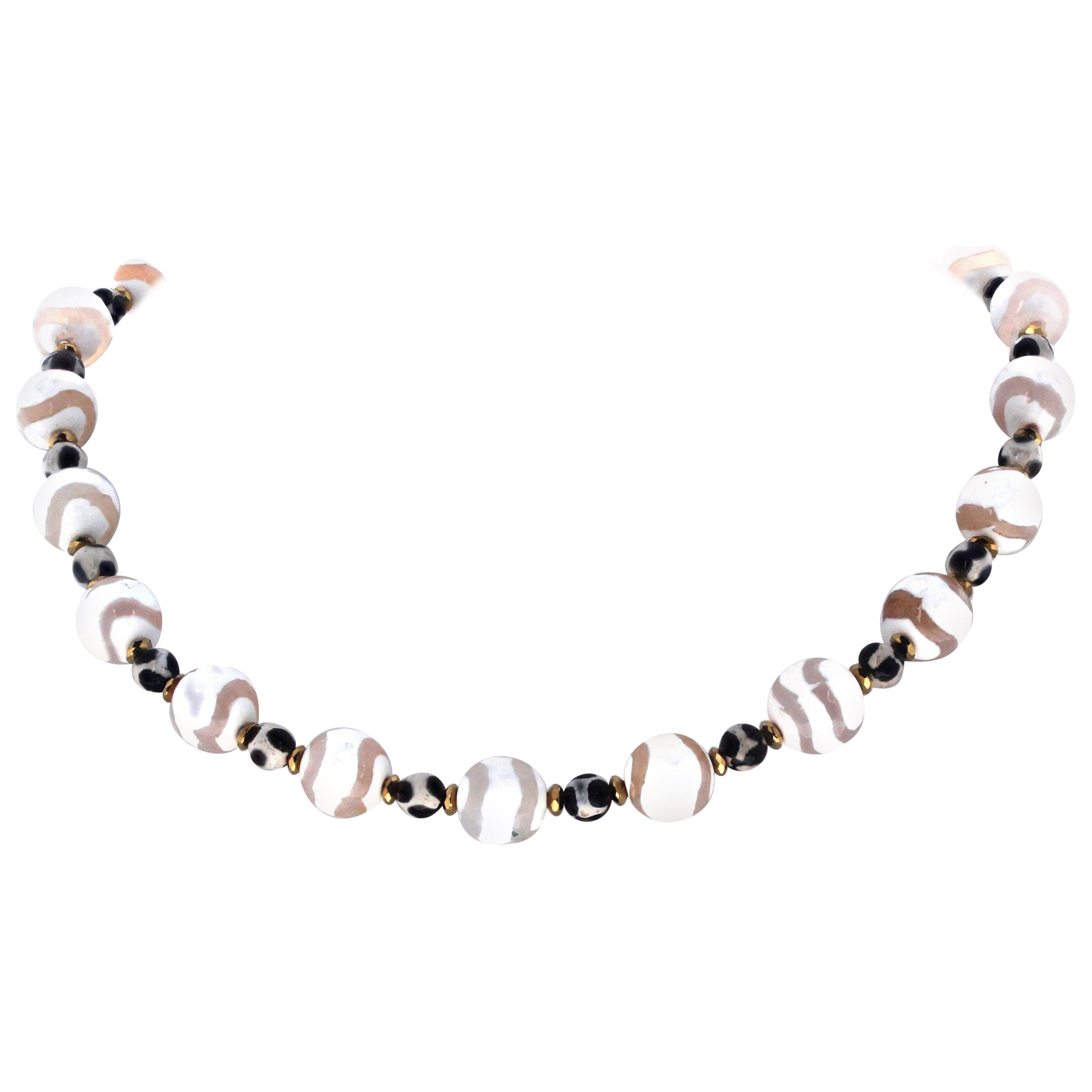 AJD Lovely Natural White Wavy Stripe Tibetan Agate 16 1/2" Necklace