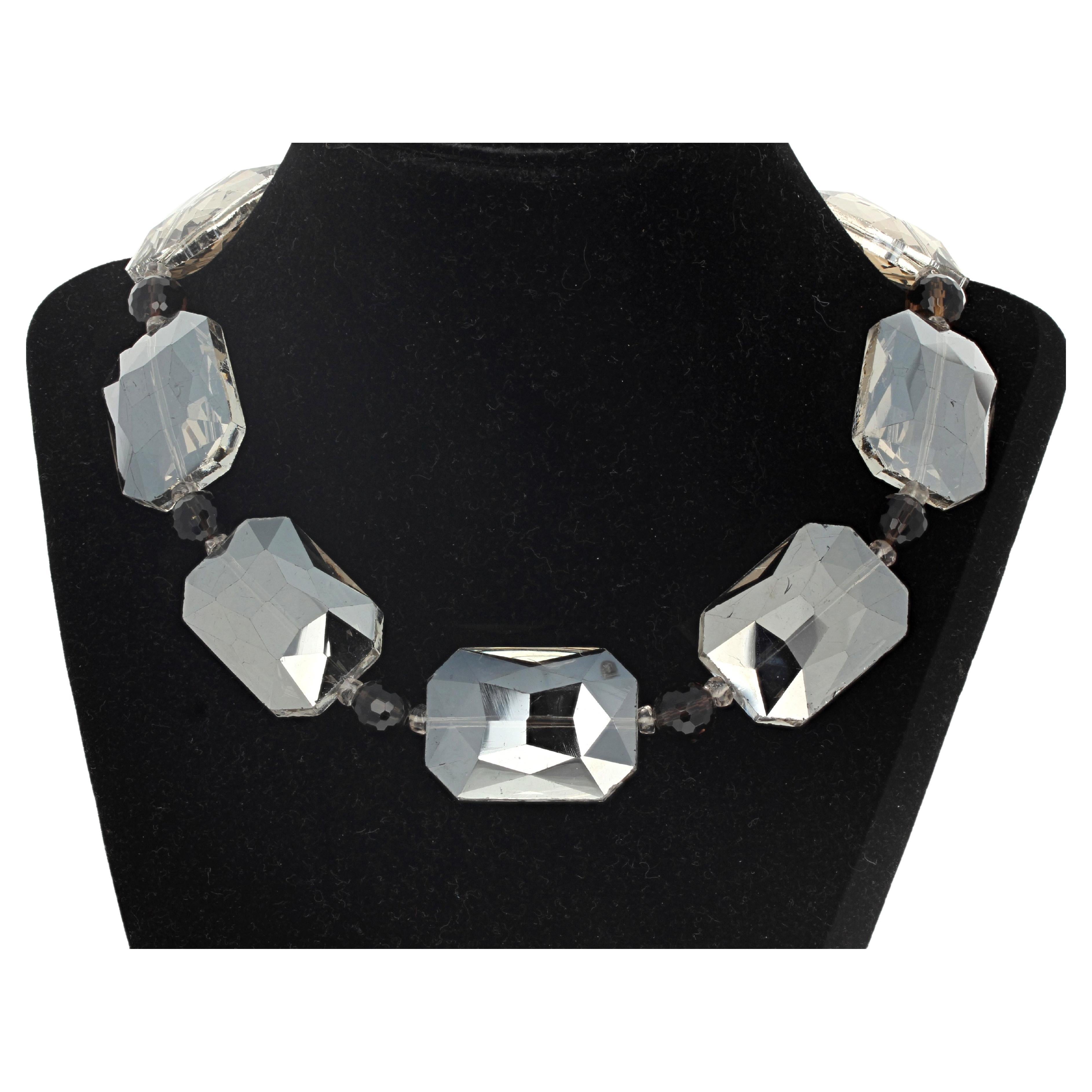 AJD Magnifique collier 17" en quartz fumé et quartz mystique à l'éclat lumineux en vente