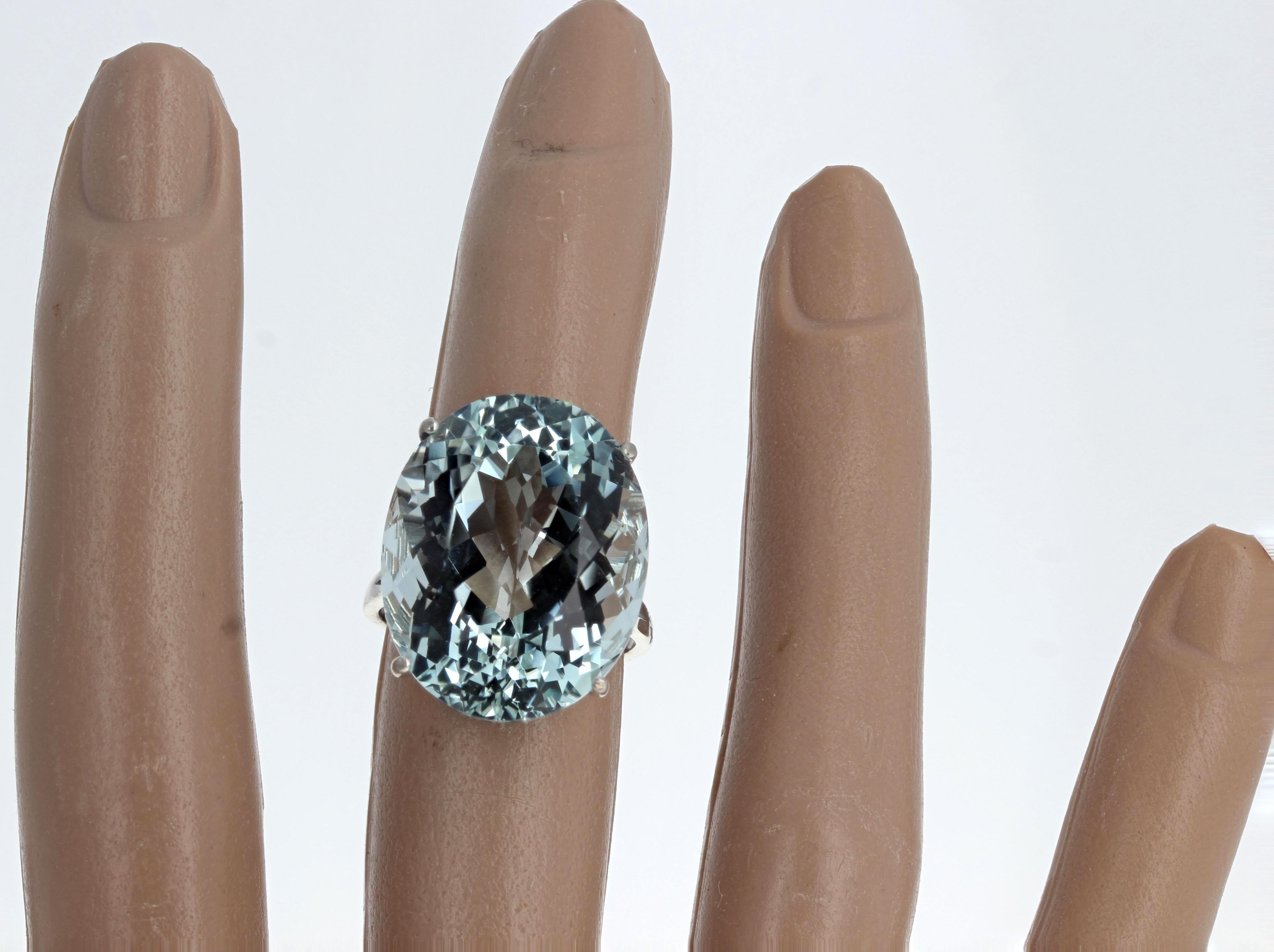 AJD Beyond Magnificent Brilliant Natural 25.3Ct, Intense Blue Aquamarine Ring In New Condition For Sale In Raleigh, NC