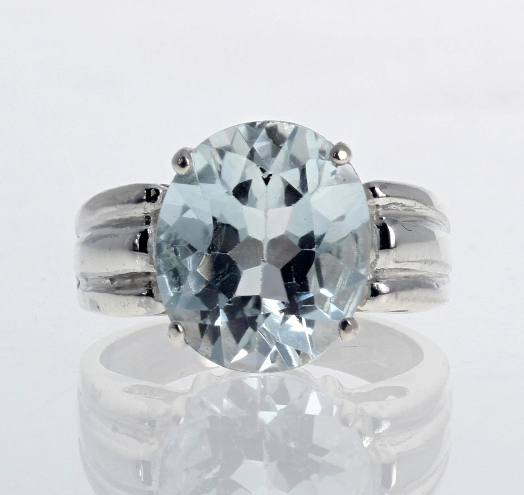 Ajd Magnificent Brilliant Natural 7.18 Carats Aquamarine Ring In New Condition For Sale In Raleigh, NC