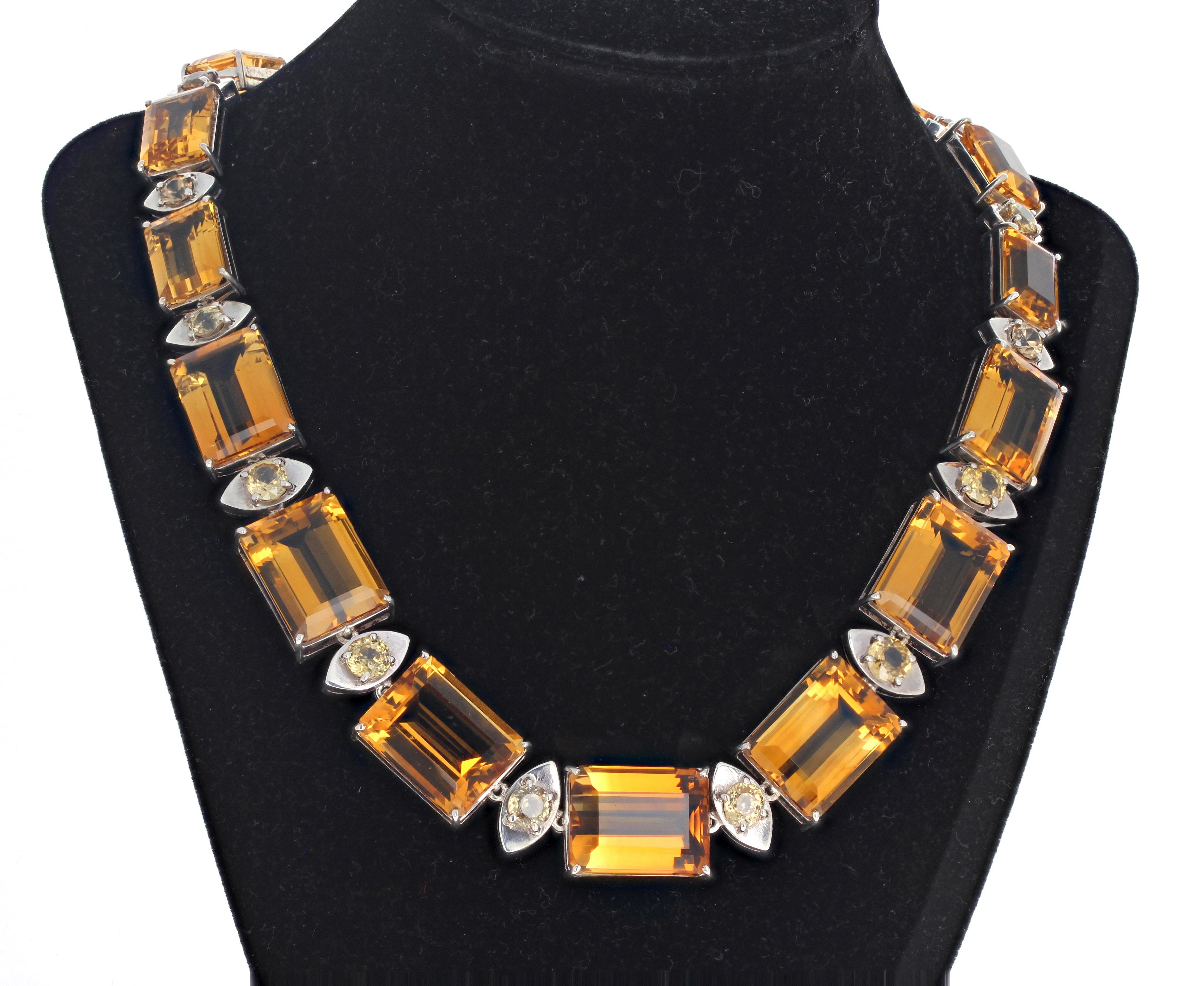 Taille coussin AJD, magnifique collier en argent sterling de 18 1/2 pouces avec citrine brillante et paillettes en vente
