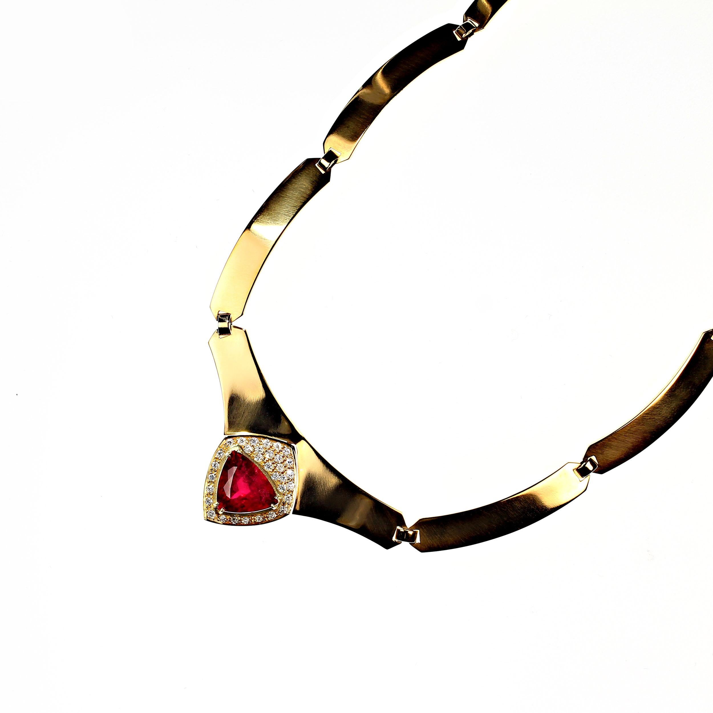 AJD - Magnifique collier de rubélite et de diamants en or jaune 18 carats en vente 2
