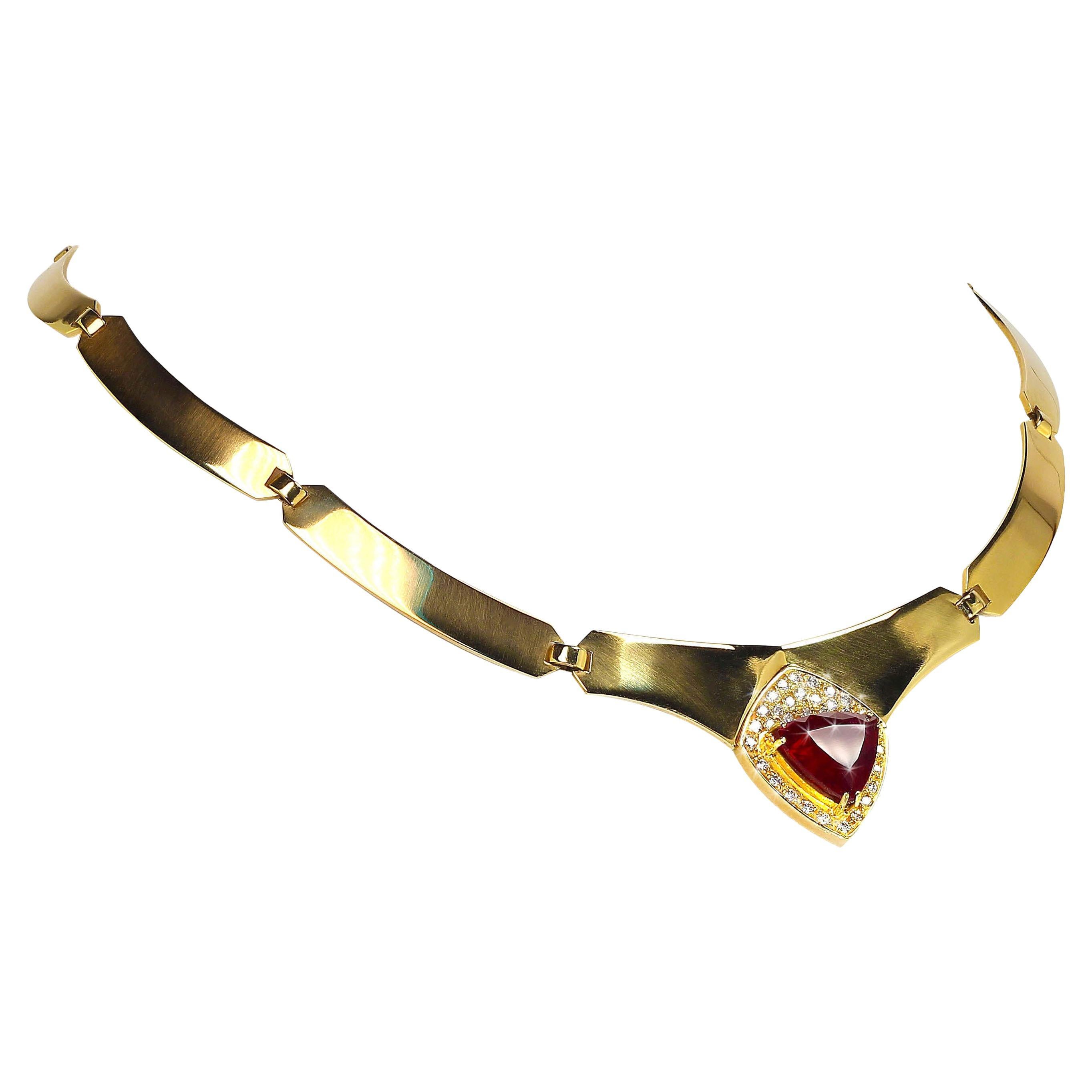 AJD - Magnifique collier de rubélite et de diamants en or jaune 18 carats en vente