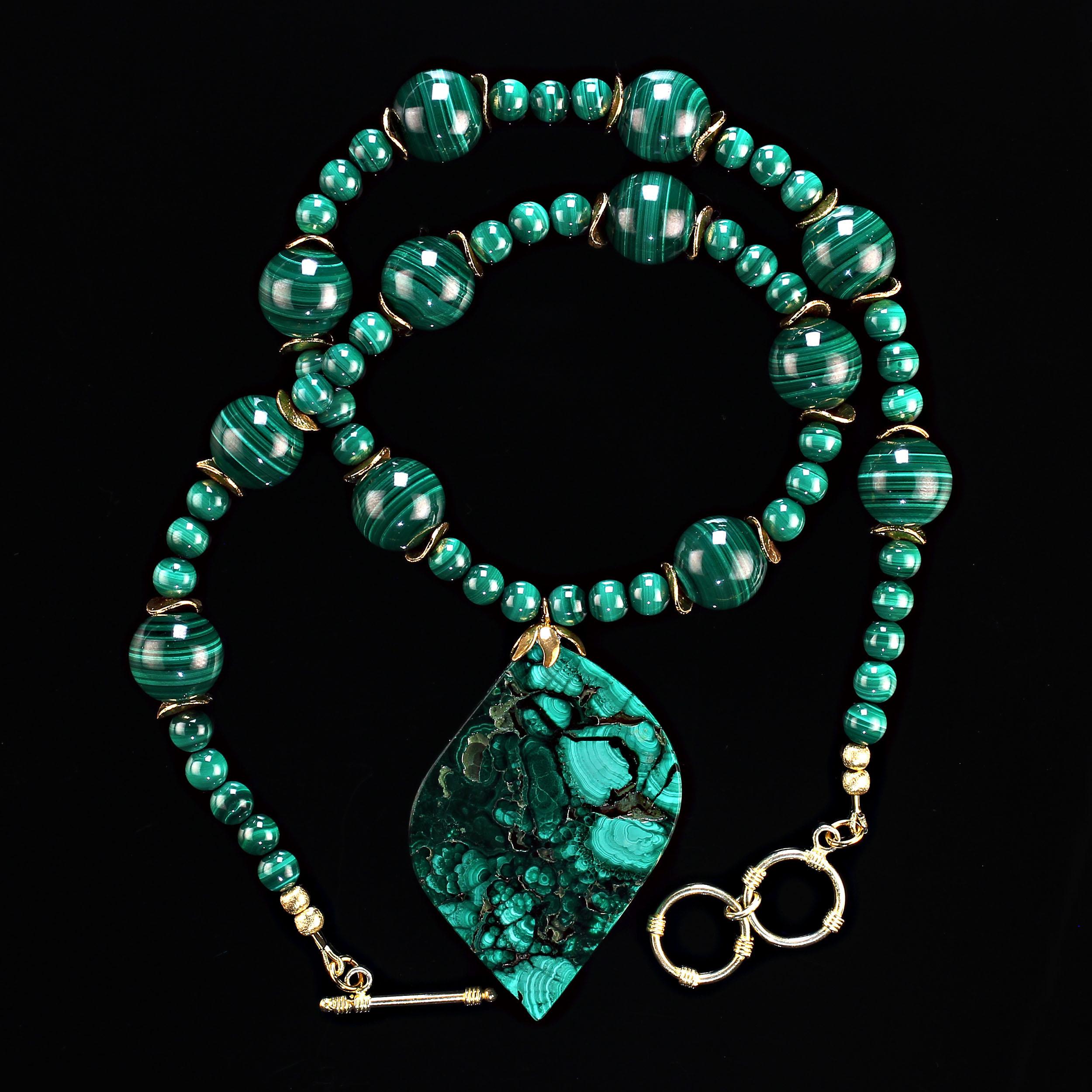 AJD Marvelous Malachite 22-inch necklace & Freeform pendant For Sale 3