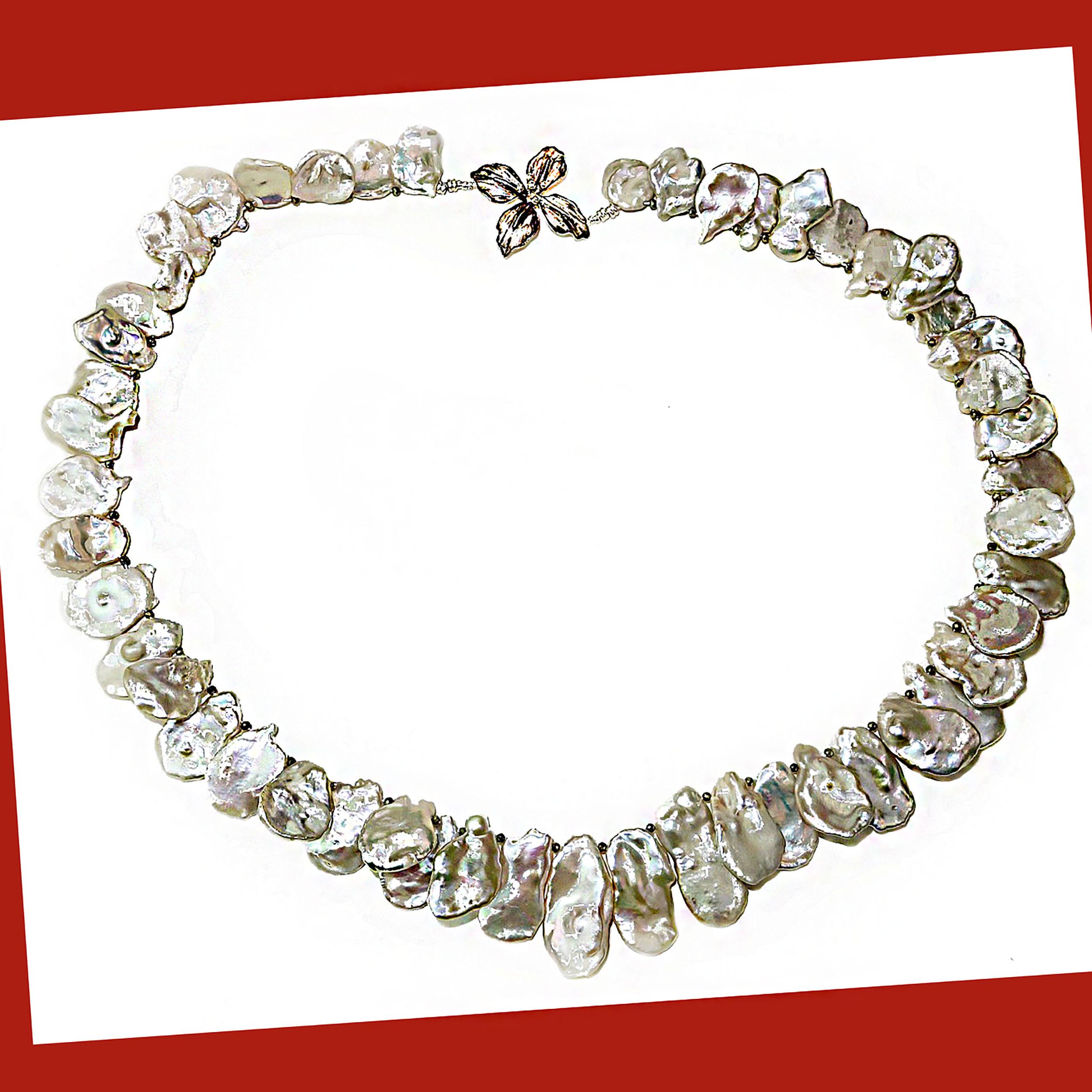 AJD Matinee Long collier de perles Keshi blanches et iridescentes, pierre de naissance de juin 1