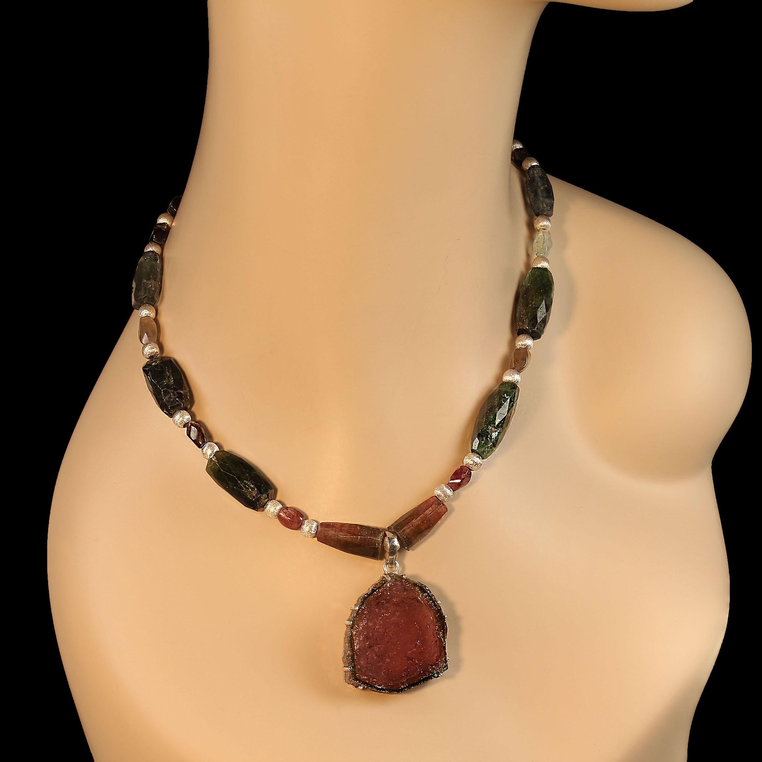 AJD Collier en tourmaline multicolore et pendentif tranche de melon en vente 5