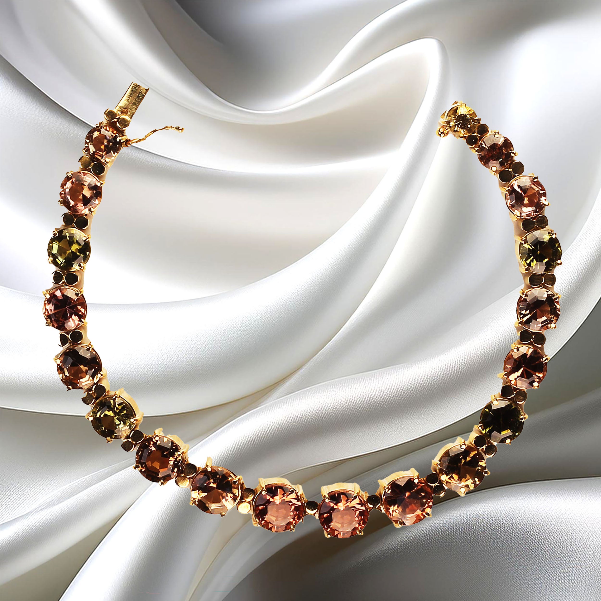 

Exquisita Pulsera de Turmalina Única en Oro Amarillo de 18 K
Descubre la belleza de nuestra Pulsera de Turmalina Única, una pieza asombrosa que exhibe una fascinante colección de tonos suaves, como el rosa, el melocotón, el verde y el dorado.