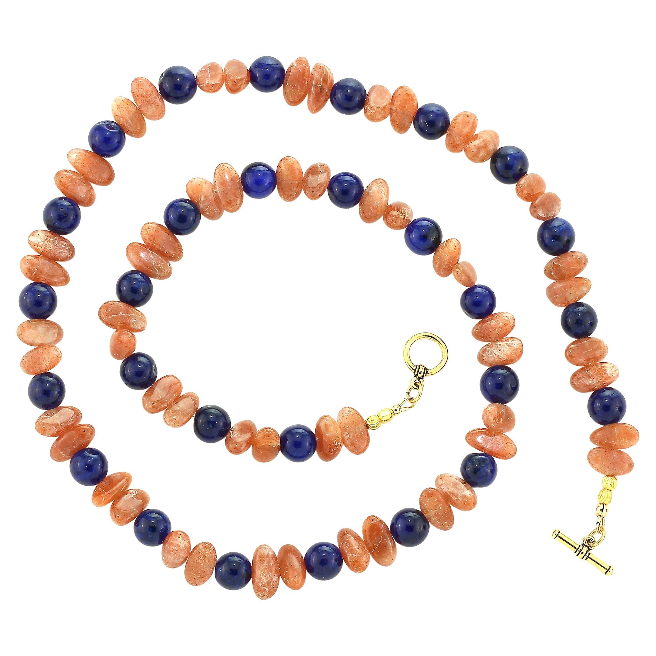 AJD-Halskette aus faszinierendem ovalem glitzerndem Sonnenstein und blauem Achat, Geschenkidee! (Ovalschliff) im Angebot