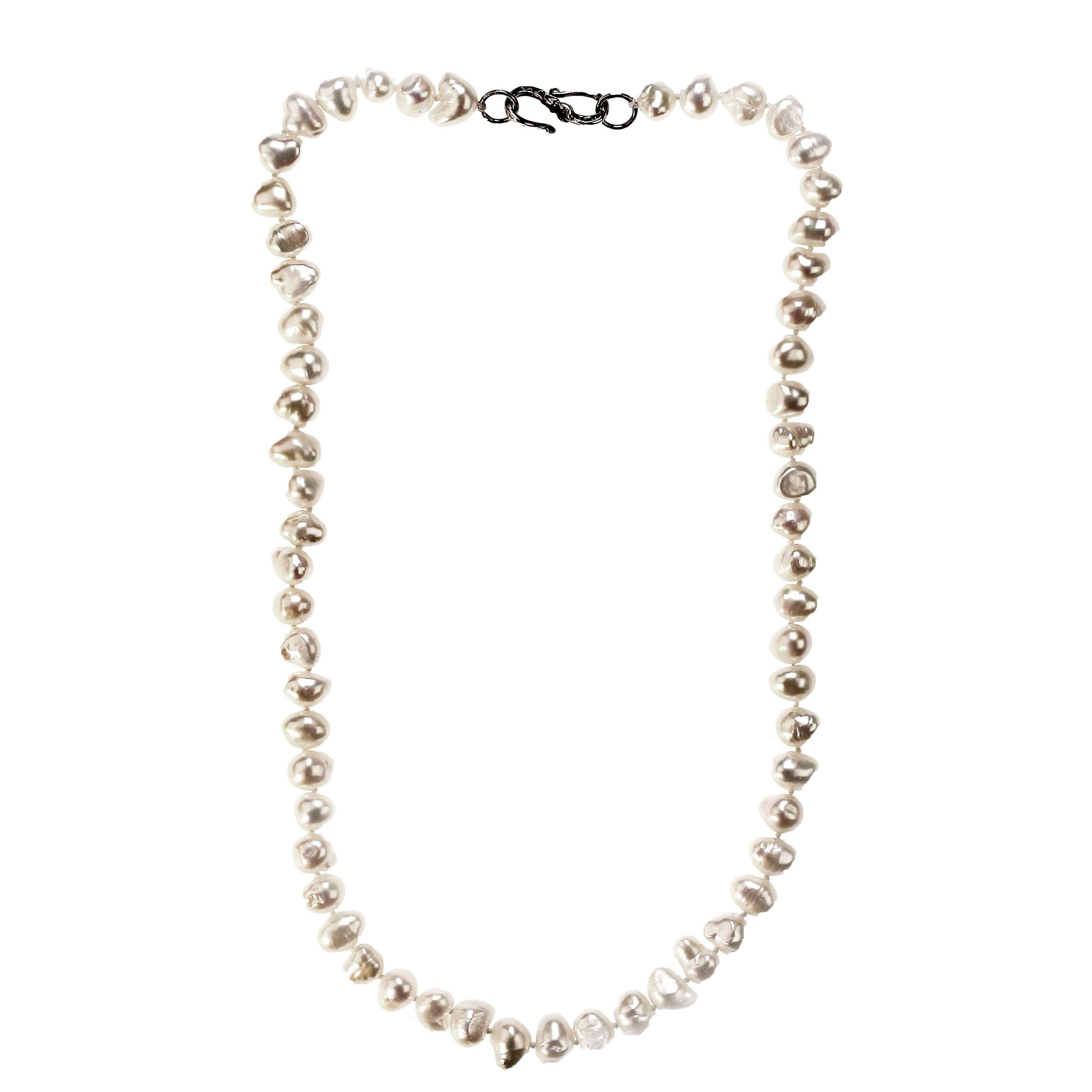 AJD Perfect Pearl 17 Inch creamy white necklace   Perfect Gift! In New Condition For Sale In Raleigh, NC