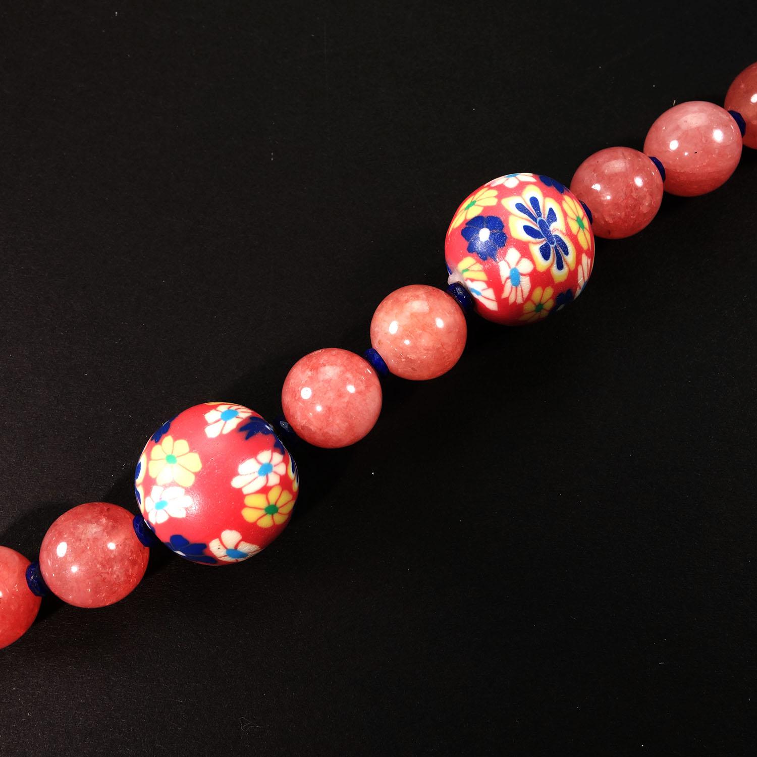AJD Perfect Spring/Summer 22 Zoll Halskette aus rosa Achat und fröhlichen chinesischen Perlen im Angebot 2