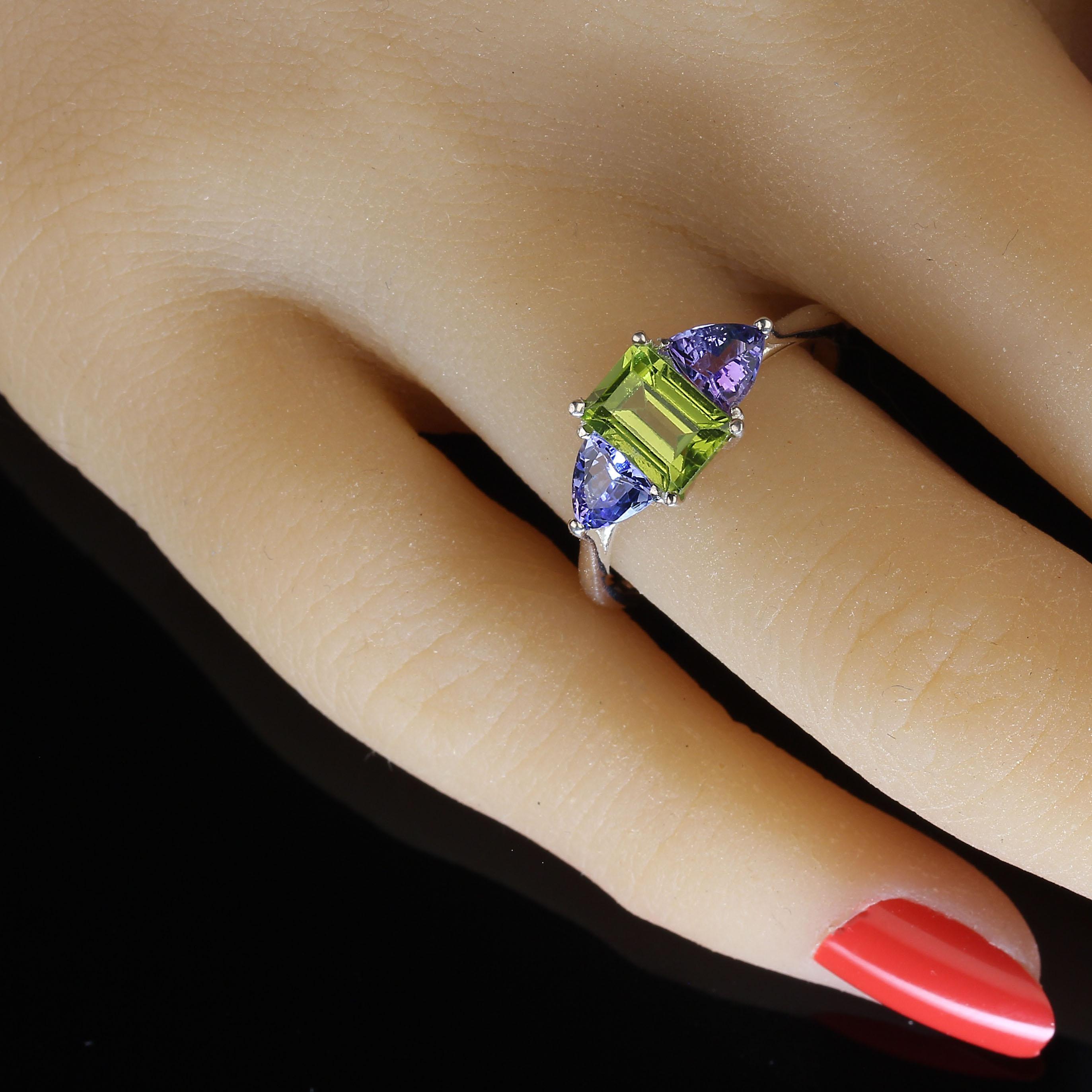 AJD Peridot and Tanzanite Sterling Silver Ring In New Condition For Sale In Raleigh, NC