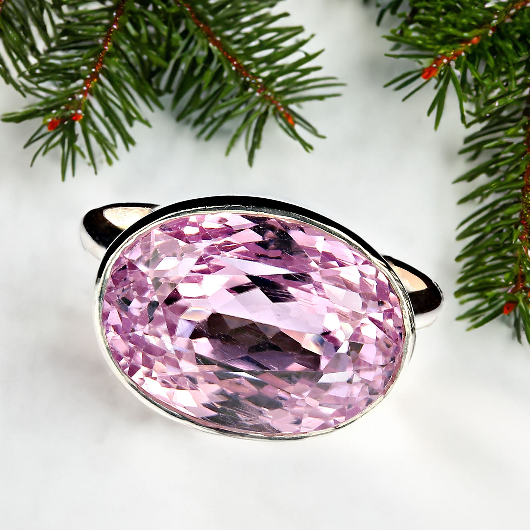 AJD, élégante monture chaton en argent sterling avec kunzite rose précieuse Neuf - En vente à Raleigh, NC