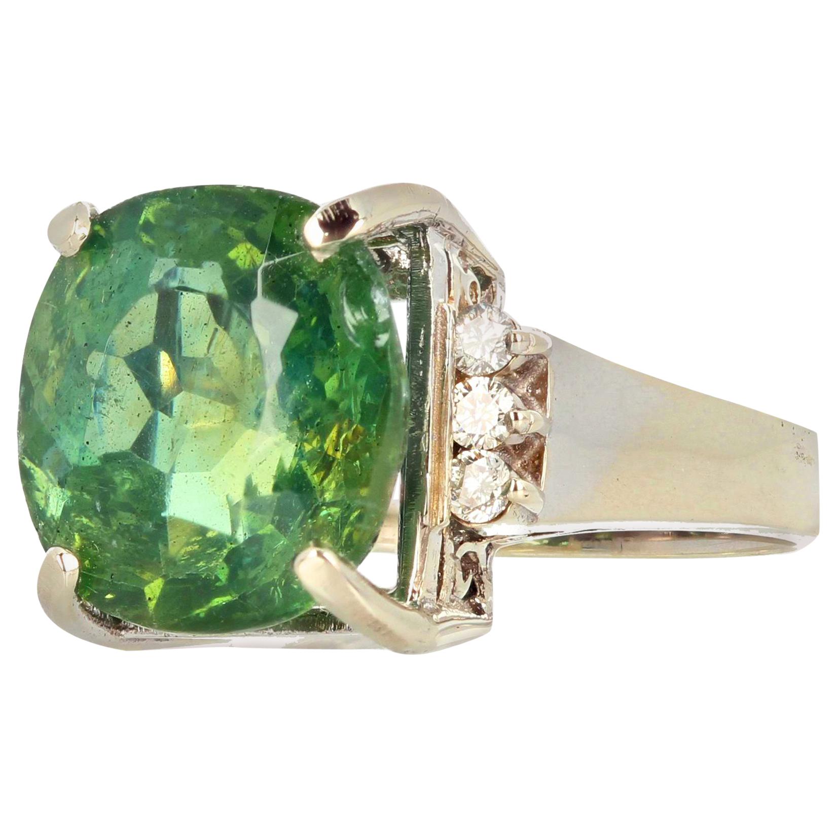 AJD Rare Glittering Green 8 Carat RARE Madagascar Apatite & Diamond Ring In New Condition For Sale In Raleigh, NC