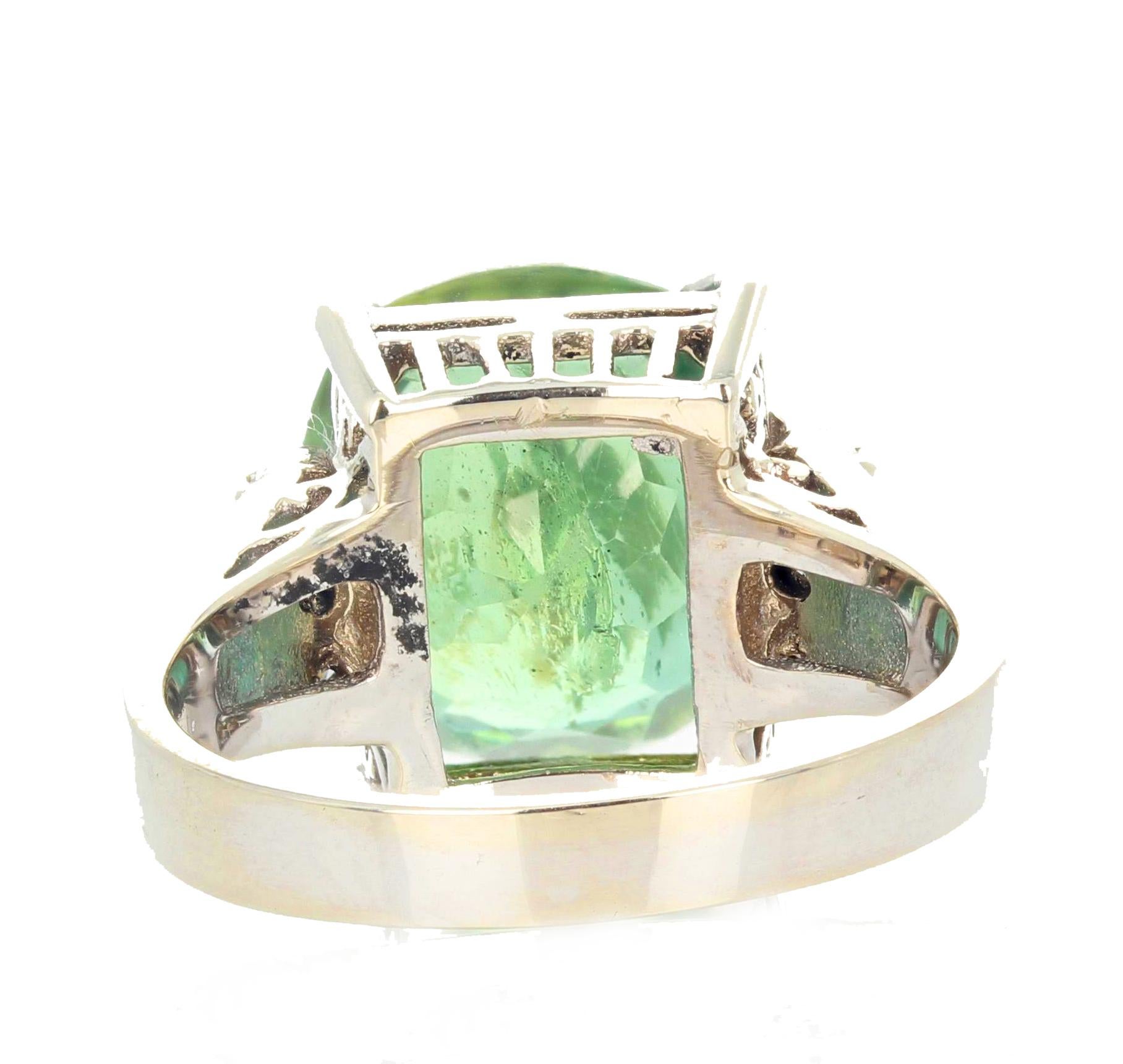 AJD Rare Glittering Green 8 Carat RARE Madagascar Apatite & Diamond Ring For Sale 2