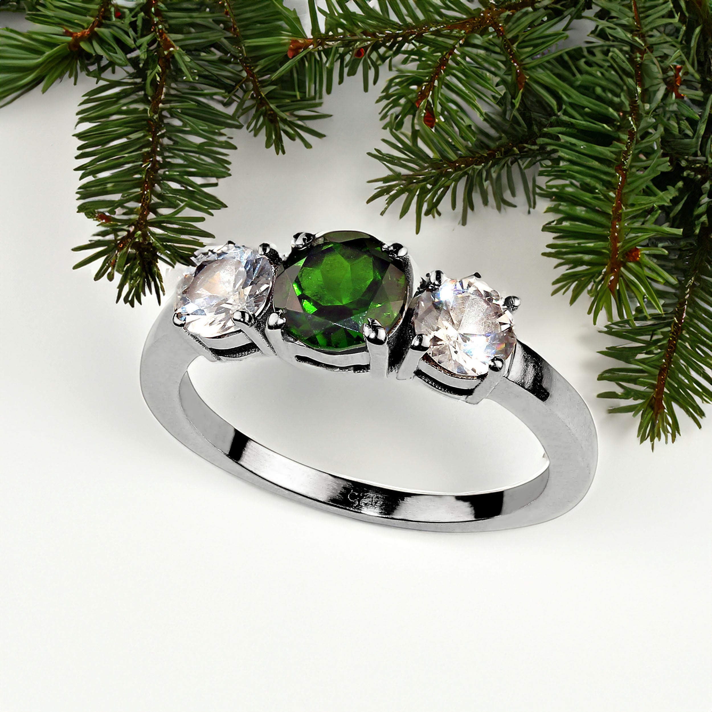 AJD Raro anillo de granate verde demantoide acentuado por zafiros blancos en Nuevo estado para la venta en Raleigh, NC