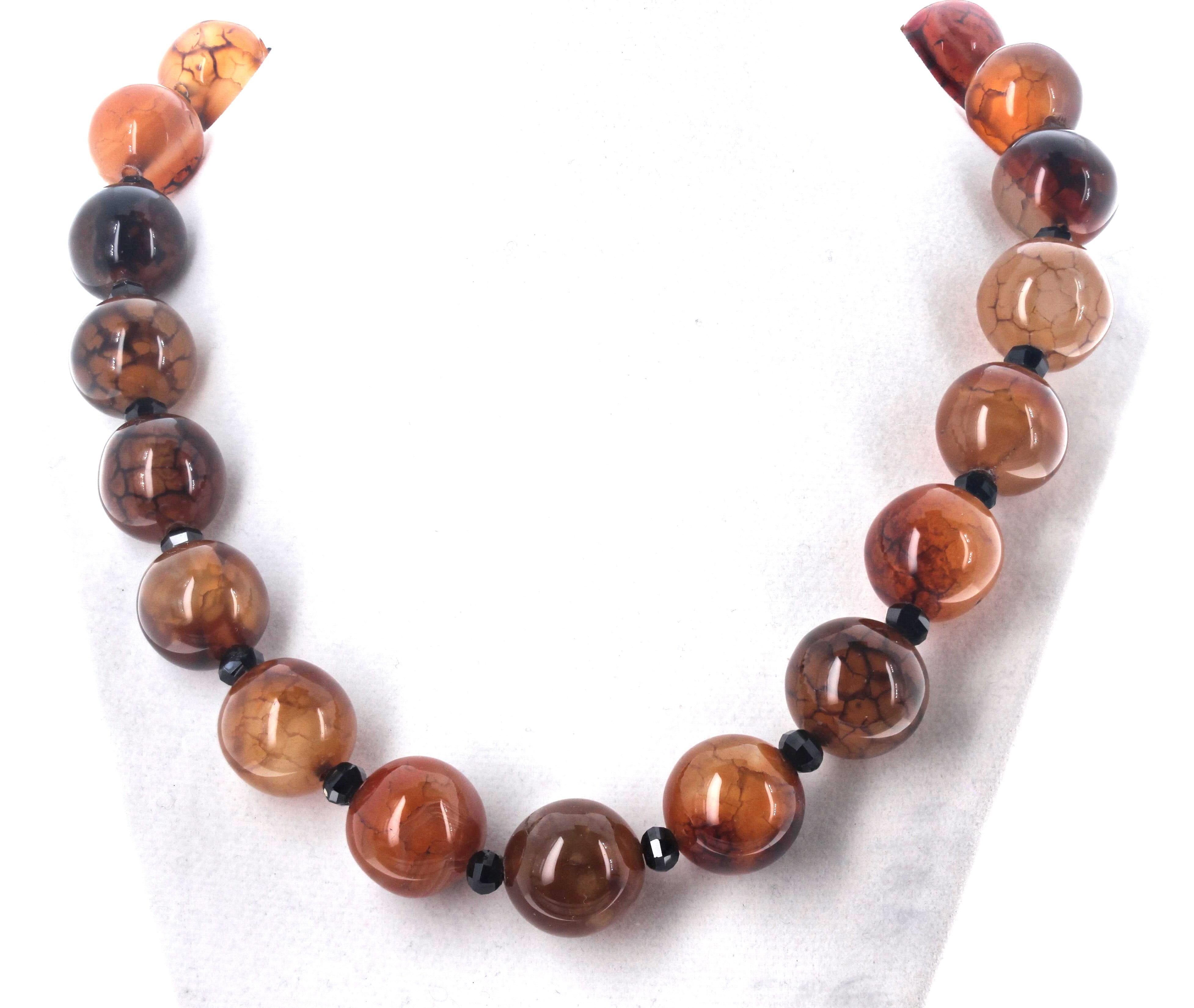 AJD Collana di agate ragnatela davvero splendida da 19 pollici in vendita 1
