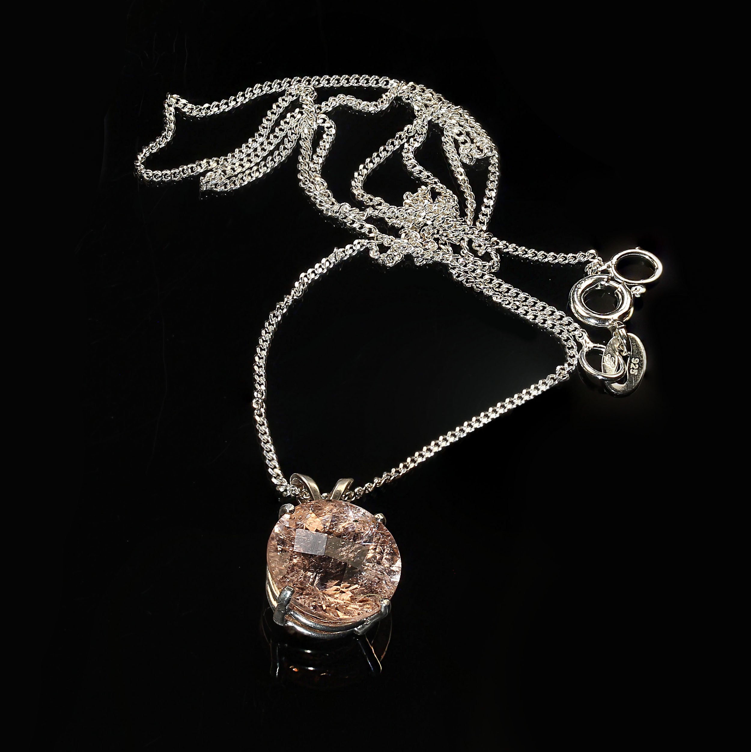 Ciondolo rotondo di Morganite AJD con catena in argento sterling