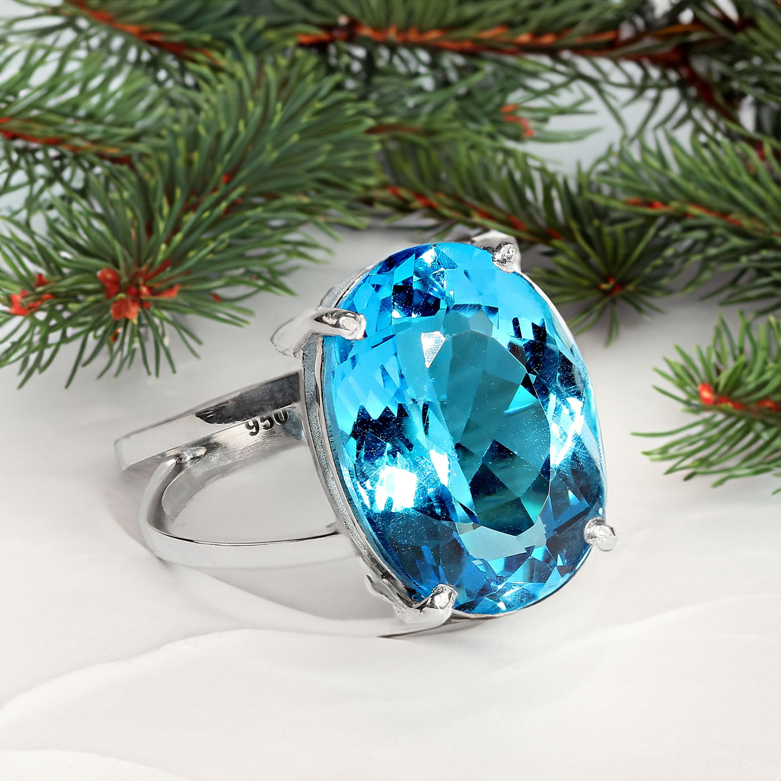 AJD Ring aus 17 Karat Schweizer blauem Topas und Sterlingsilber mit Sprungmuster im Zustand „Neu“ im Angebot in Raleigh, NC