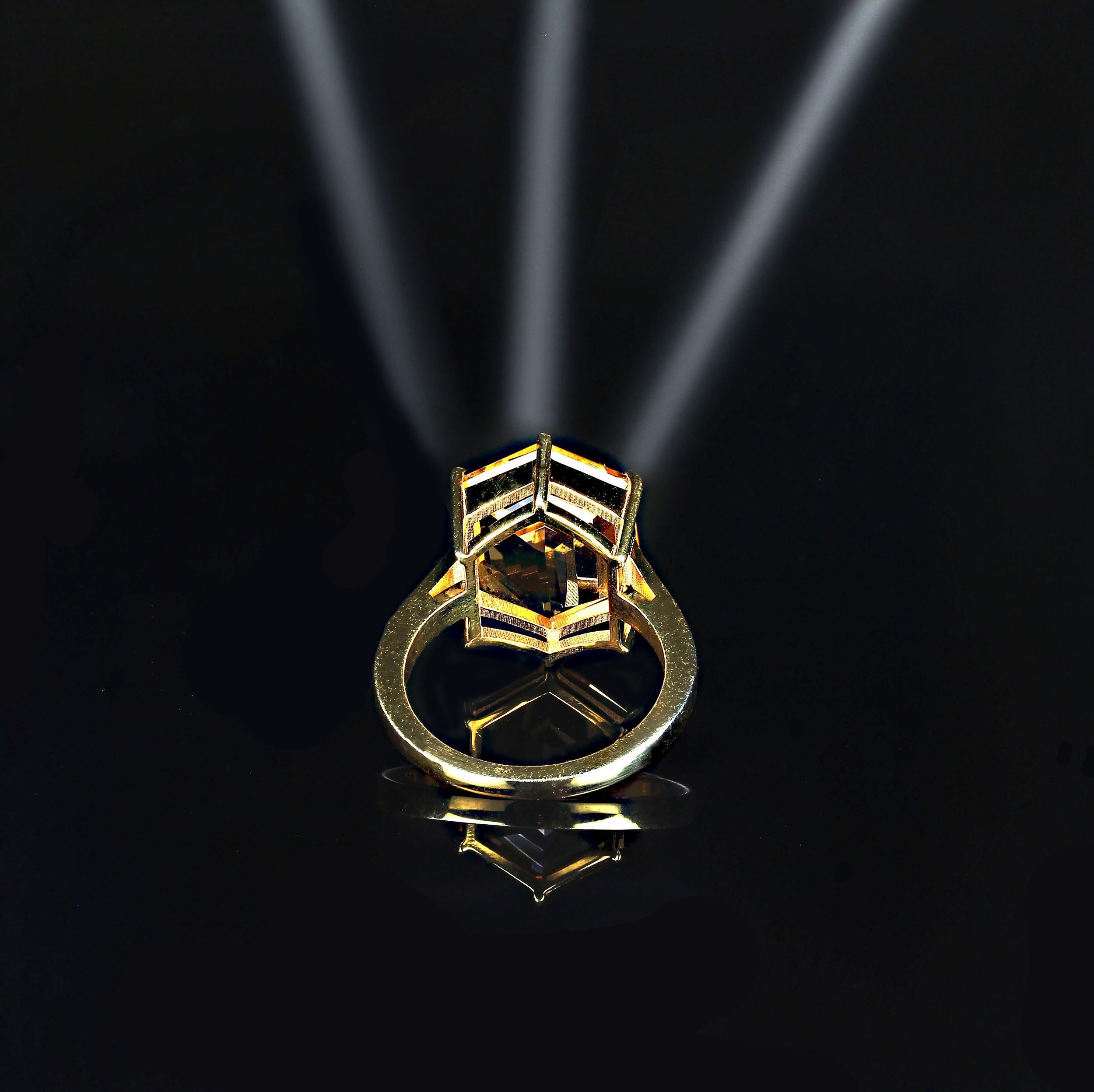 Anello AJD con Citrino bicolore a forma di scudo e rodio d'oro in vendita 2