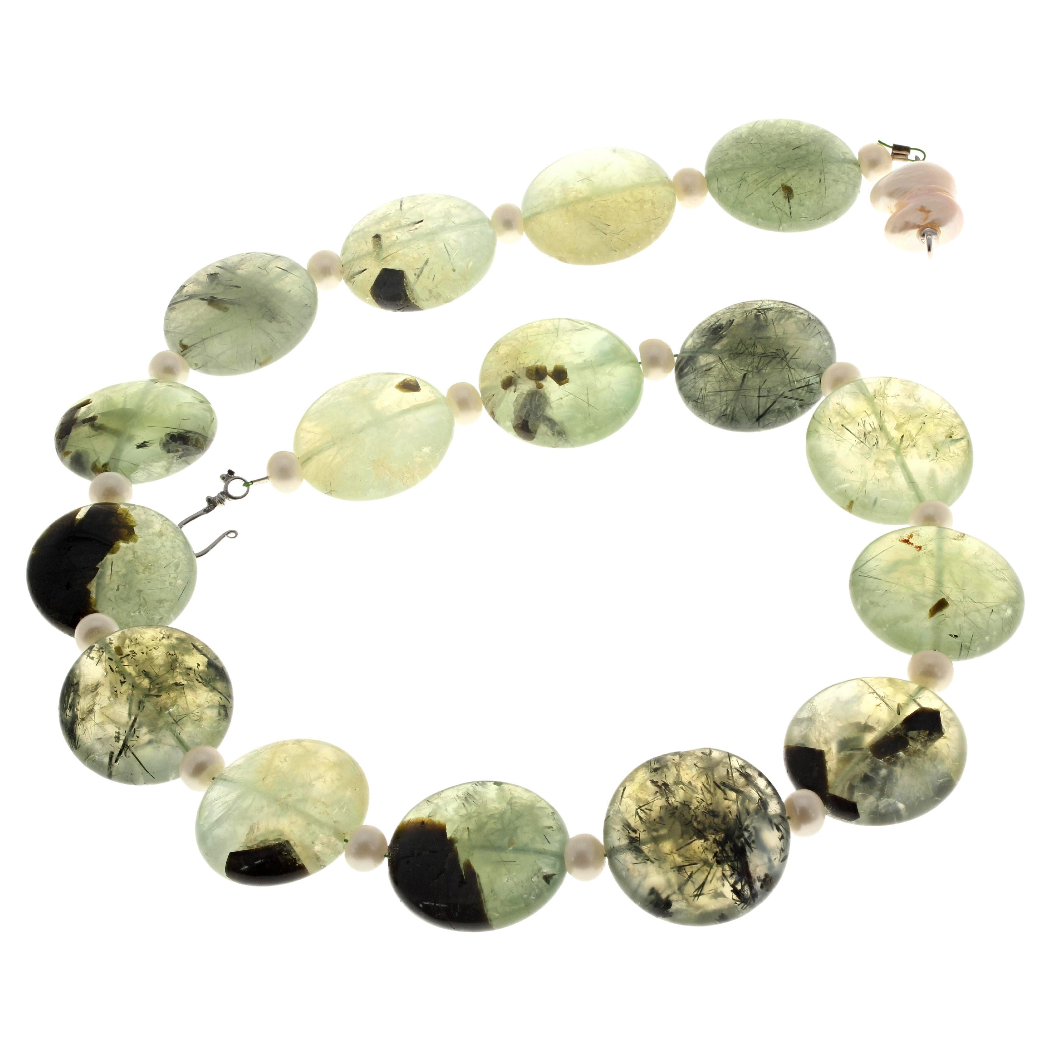AJD Simple Elegant Strand of Artistic Show-off Natural Prehnite & Pearl Necklace For Sale