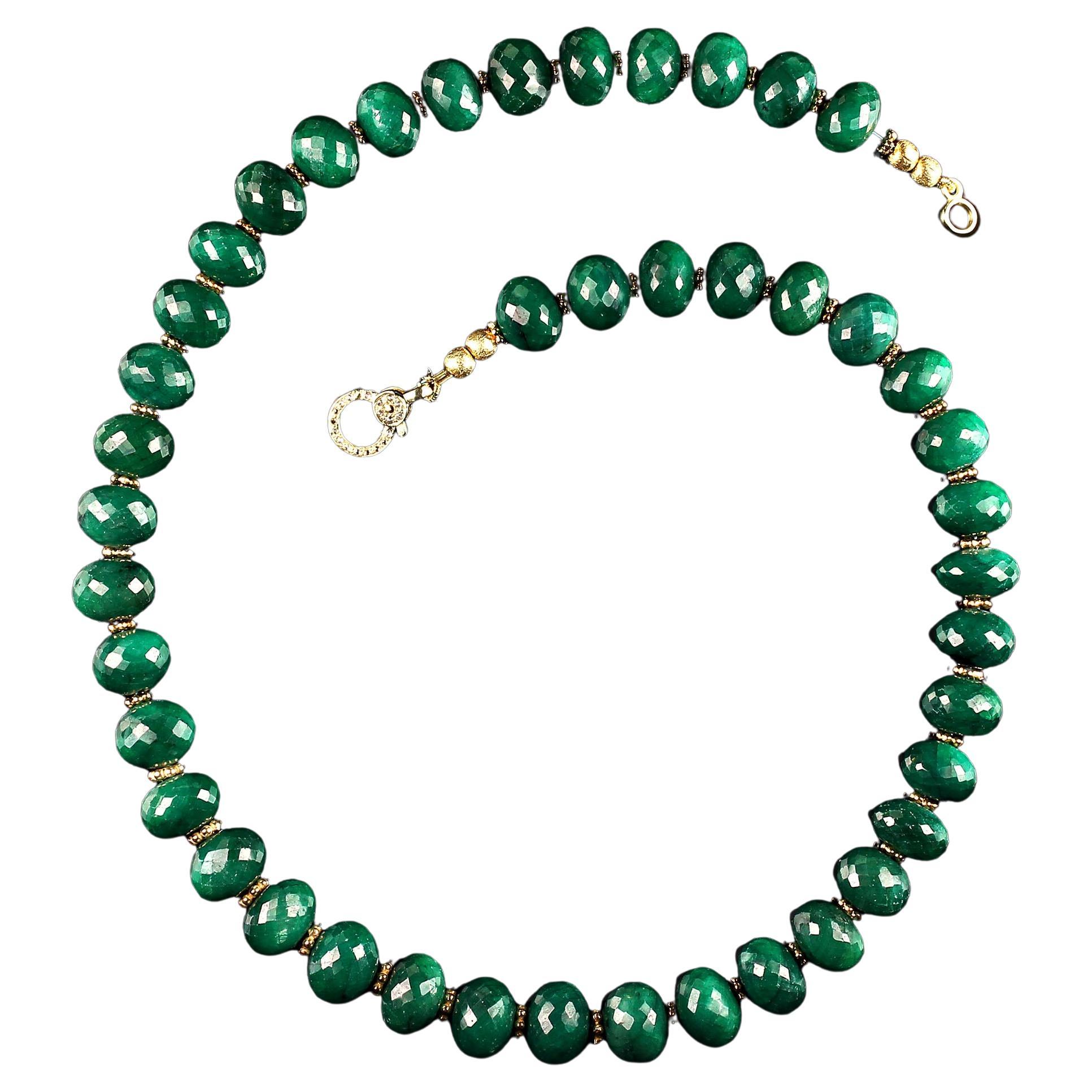 AJD Simply Elegant Emerald necklace with goldy accents 18 Inch In New Condition For Sale In Raleigh, NC