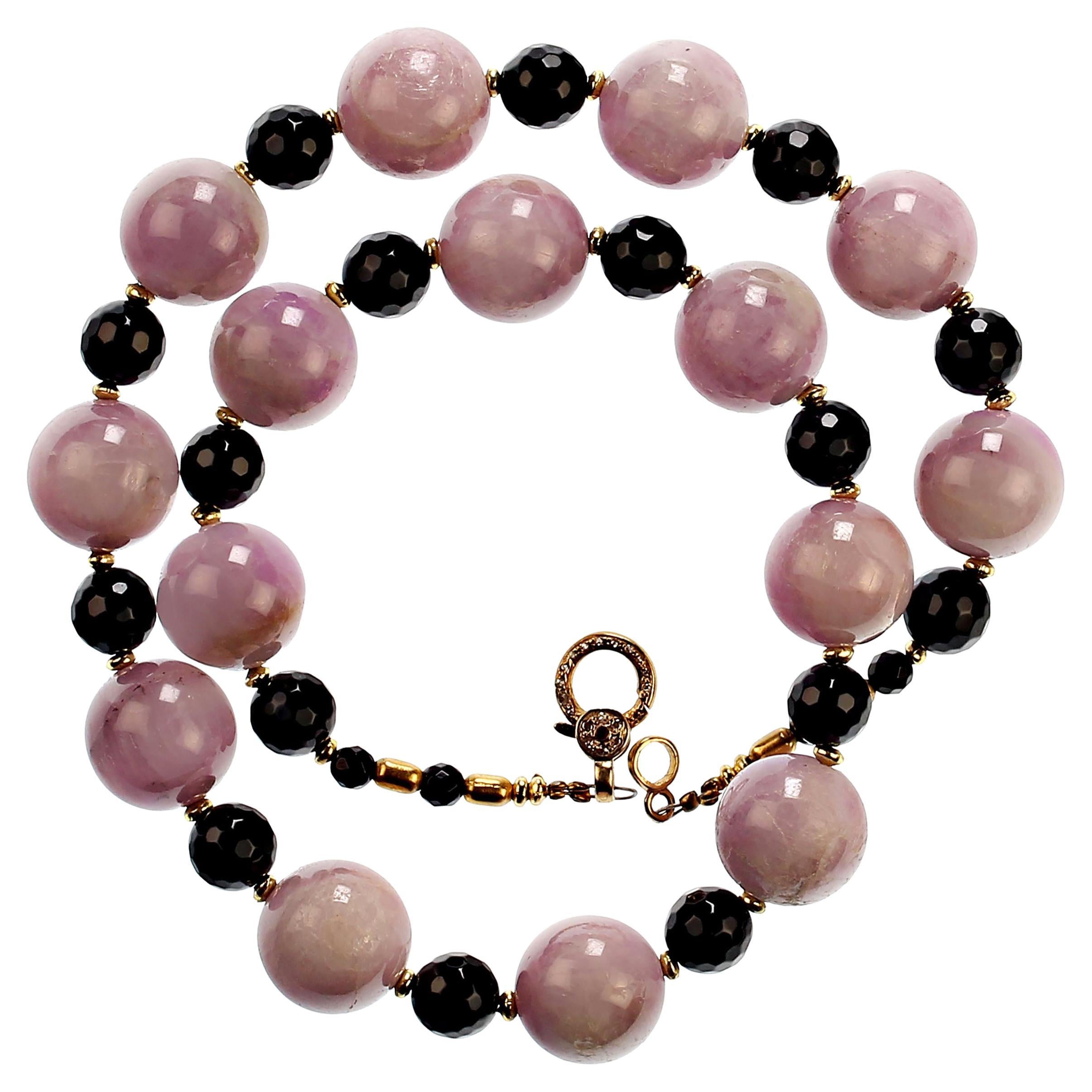  AJD Sophisticated Opaque Mauve Kunzite and Black Onyx Necklace For Sale