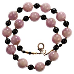  AJD Sophisticated Opaque Mauve Kunzite and Black Onyx Necklace