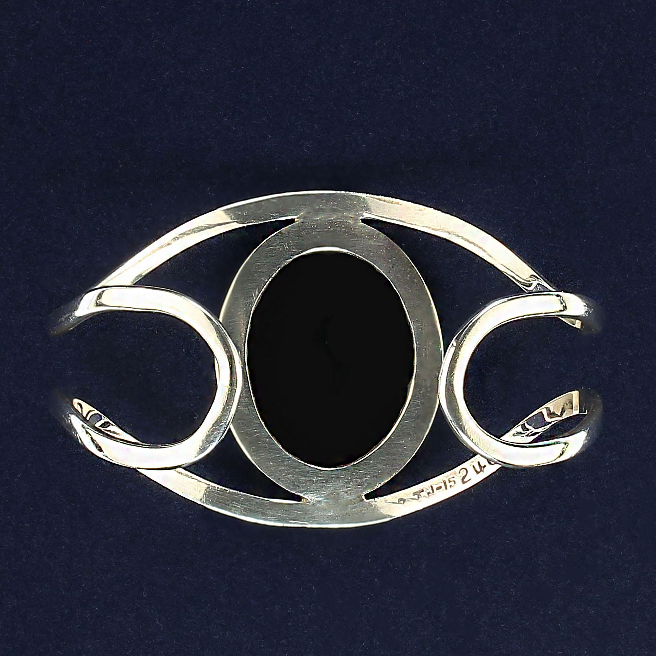 AJD Southwest Style Mosaic Oval Sitting Sterling Silver Bracelet For Sale 1