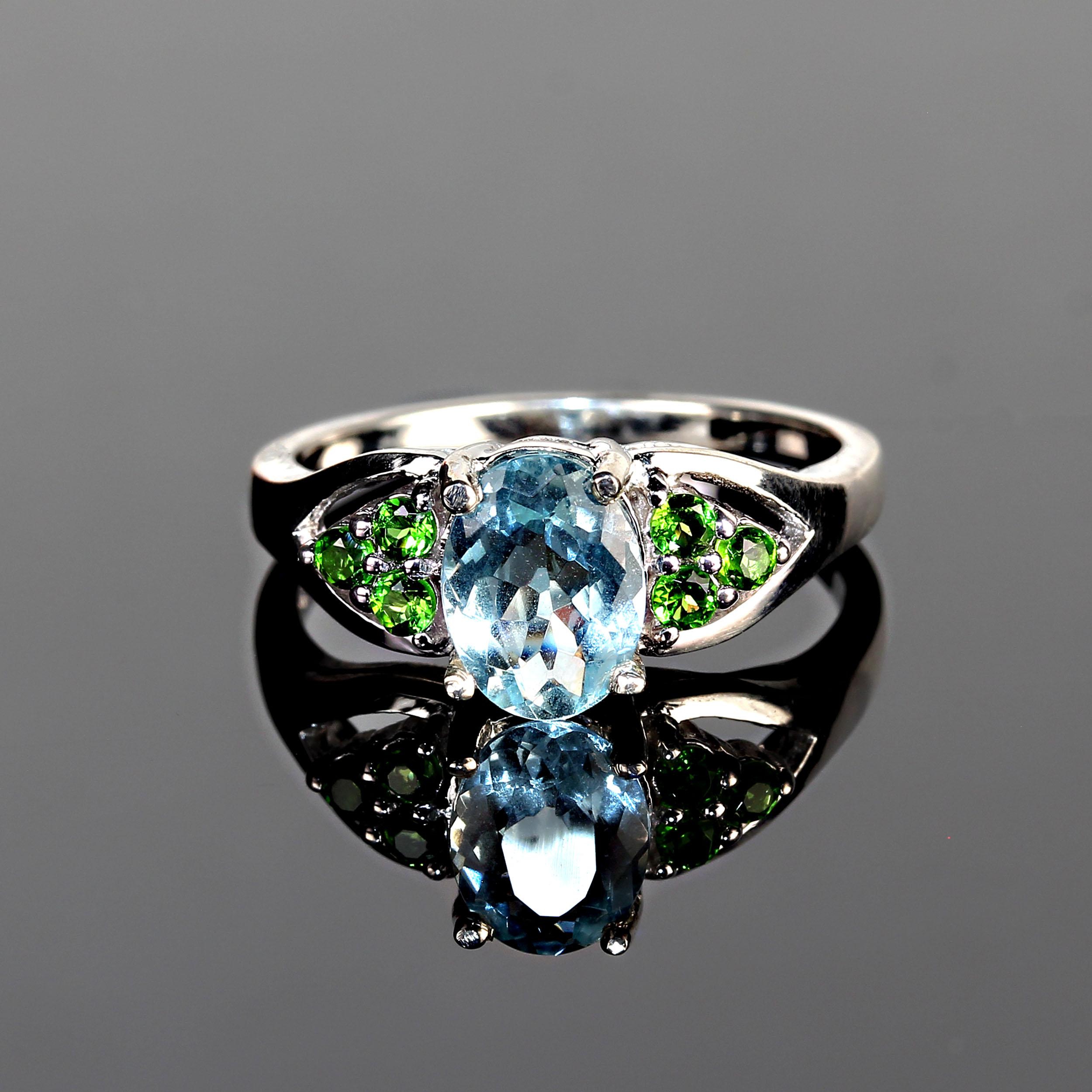 Artisan  AJD Bague aigue-marine scintillante avec diopside chromé en argent, pierre de naissance de mars en vente