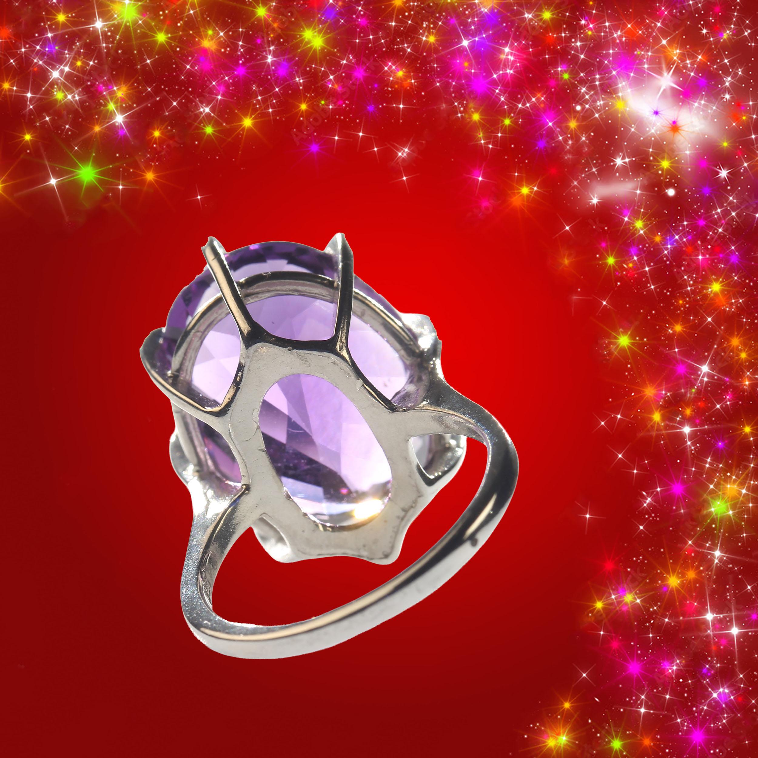 AJD Anello con ametista ovale e scintillante in argento sterling a 8 griffe  Pietra di febbraio in vendita 6
