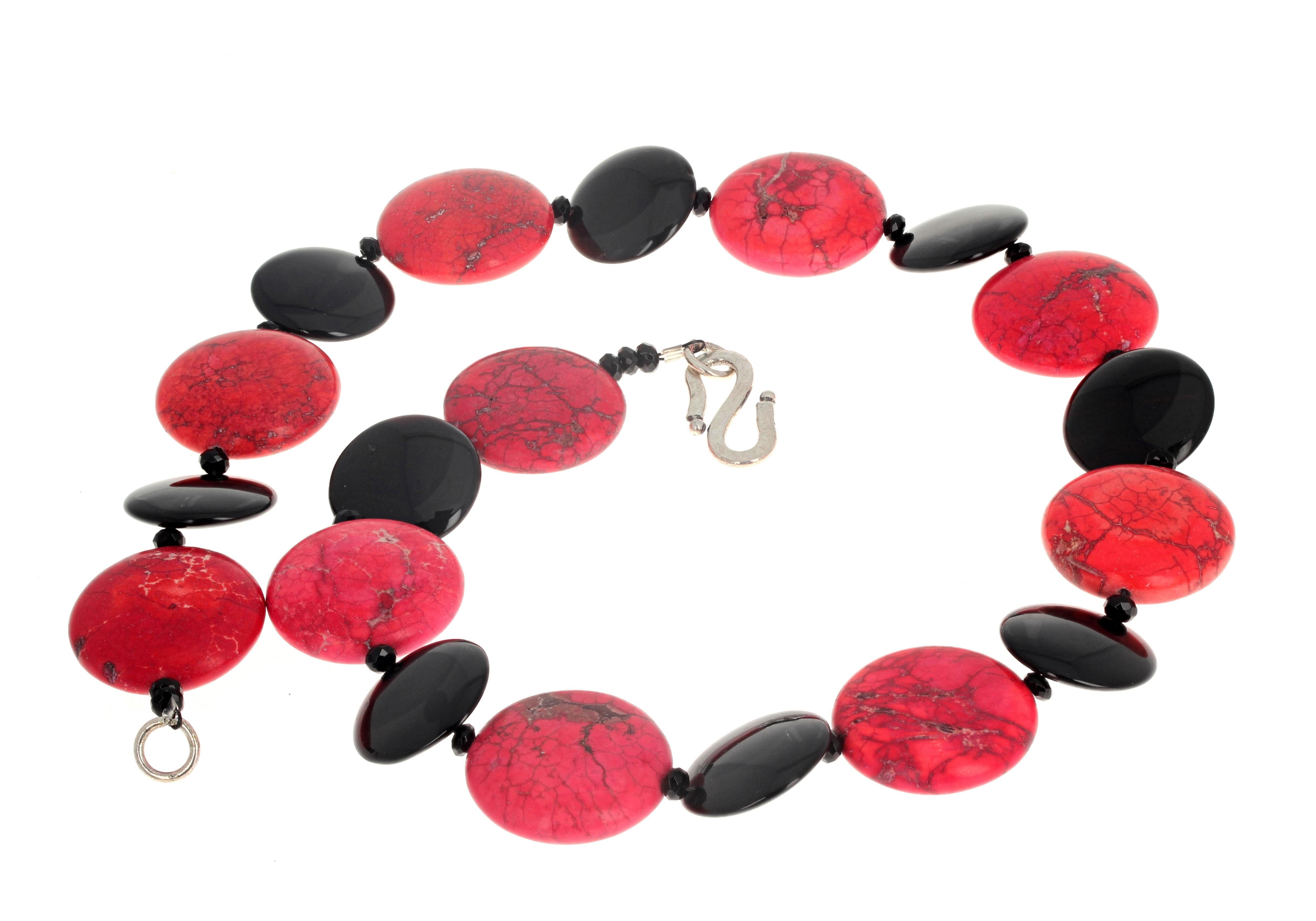 AJD Fascinating Statement Necklace of Real Red Howlite & Bright Black Onyx In New Condition For Sale In Raleigh, NC