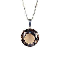 AJD Statement 64Ct Round Smoky Quartz and Sterling Silver Pendentif
