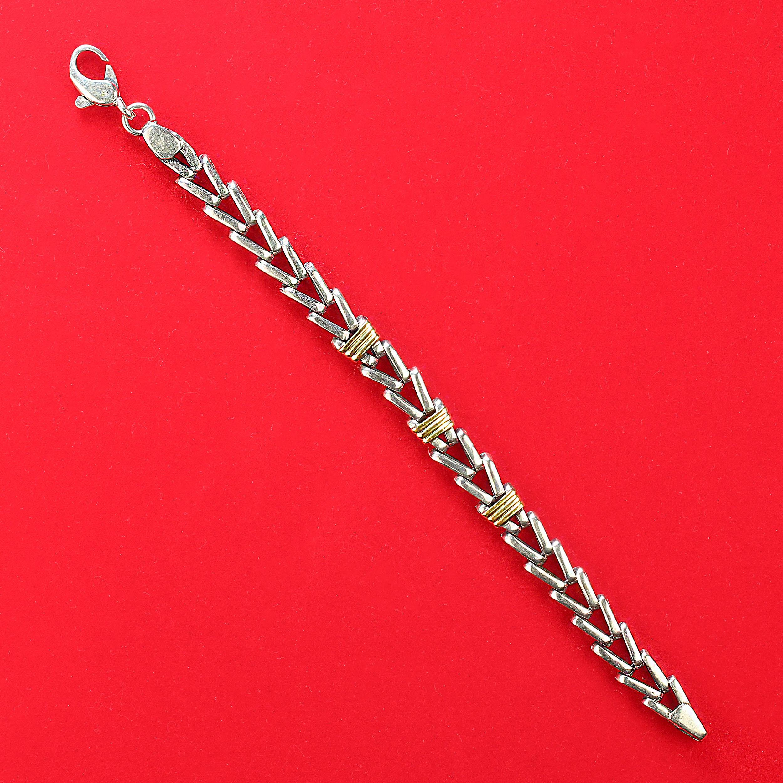 AJD Men's Sterling Silver Bracelet in Unique Herringbone Design In Excellent Condition For Sale In Raleigh, NC