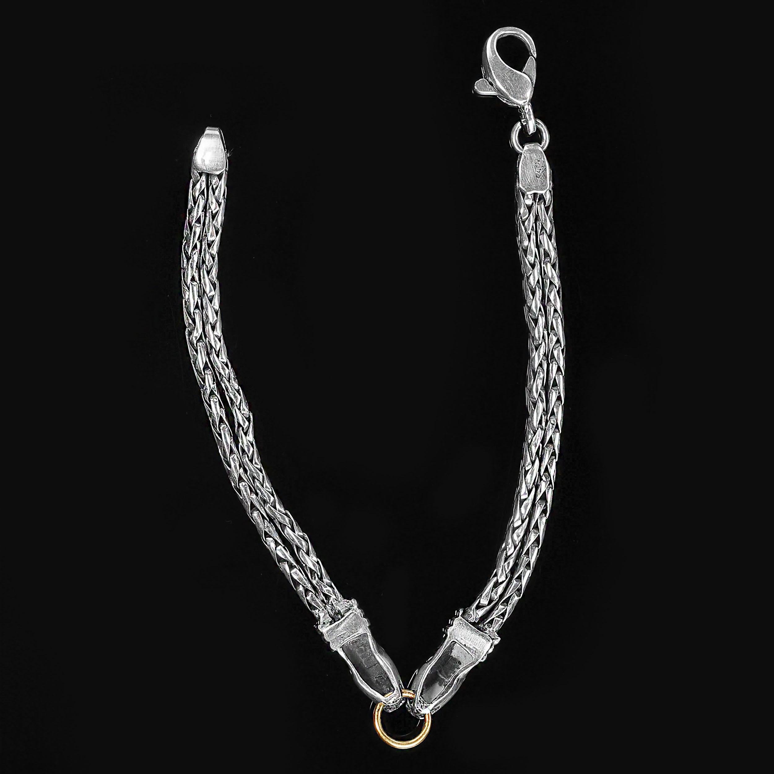 Bracciale AJD da uomo in argento sterling con motivo a doppia testa di serpente e accenti dorati In condizioni ottime in vendita a Raleigh, NC