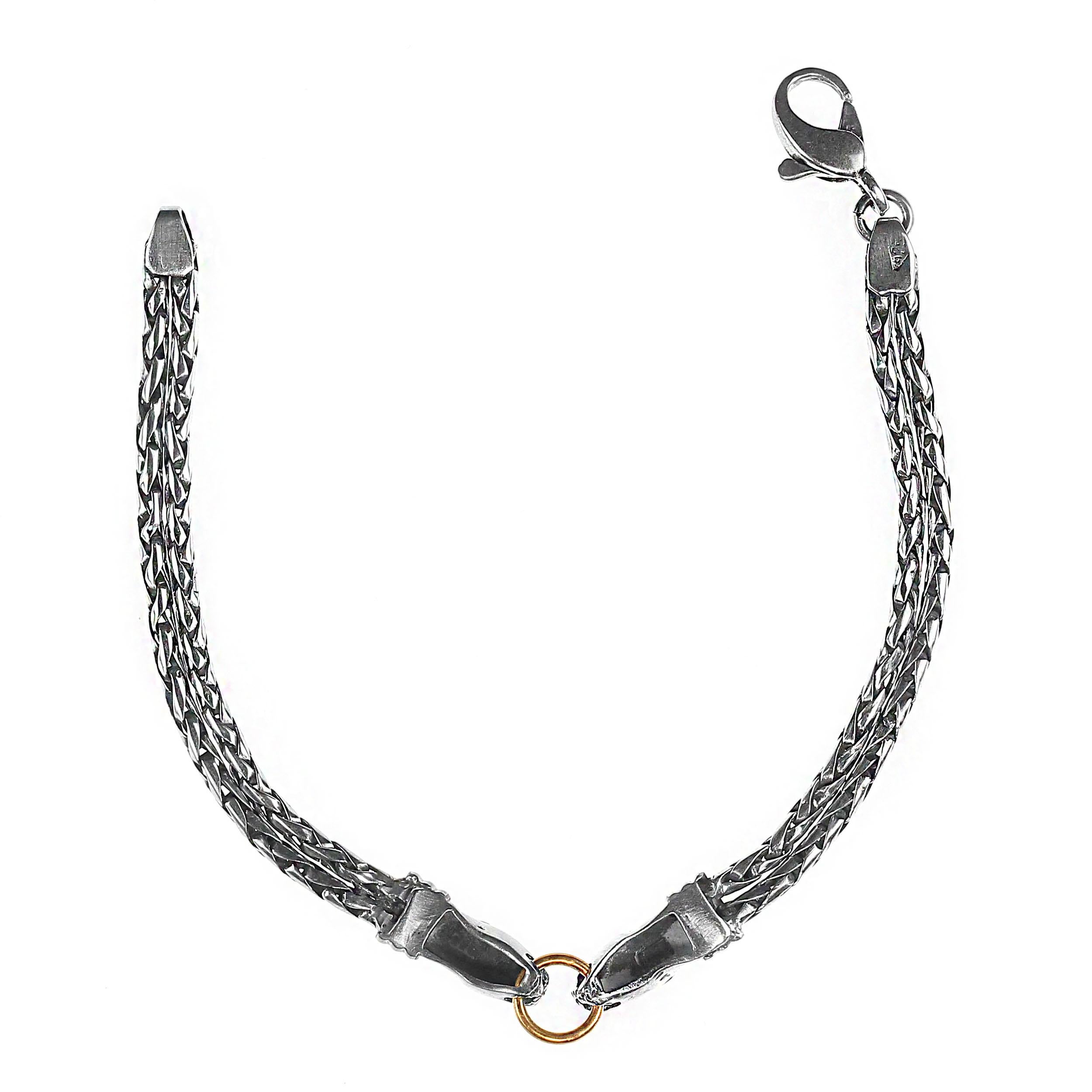 Bracciale AJD da uomo in argento sterling con motivo a doppia testa di serpente e accenti dorati in vendita 4