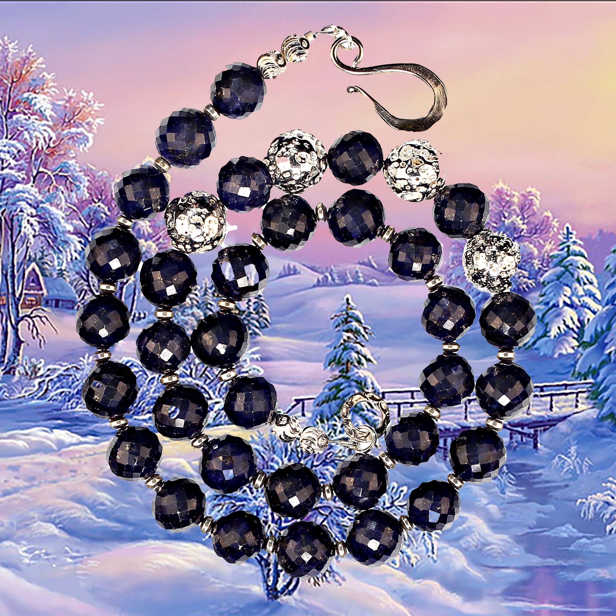 AJD Impresionante collar de zafiro azul de 21 pulgadas con detalles de plata en Nuevo estado para la venta en Raleigh, NC