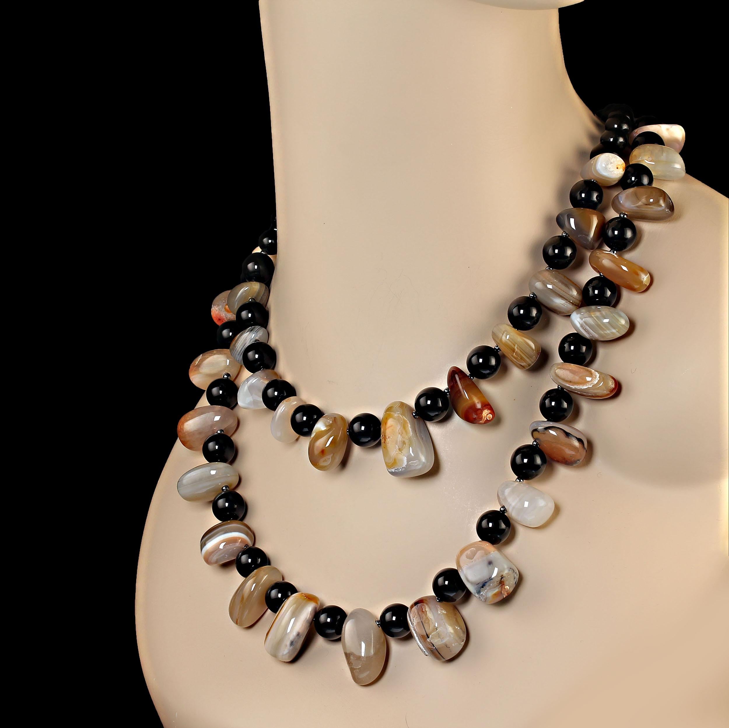 AJD Atemberaubende zweireihige Halskette aus Botswana-Achat mit Nugget und schwarzem Onyx für Damen oder Herren im Angebot