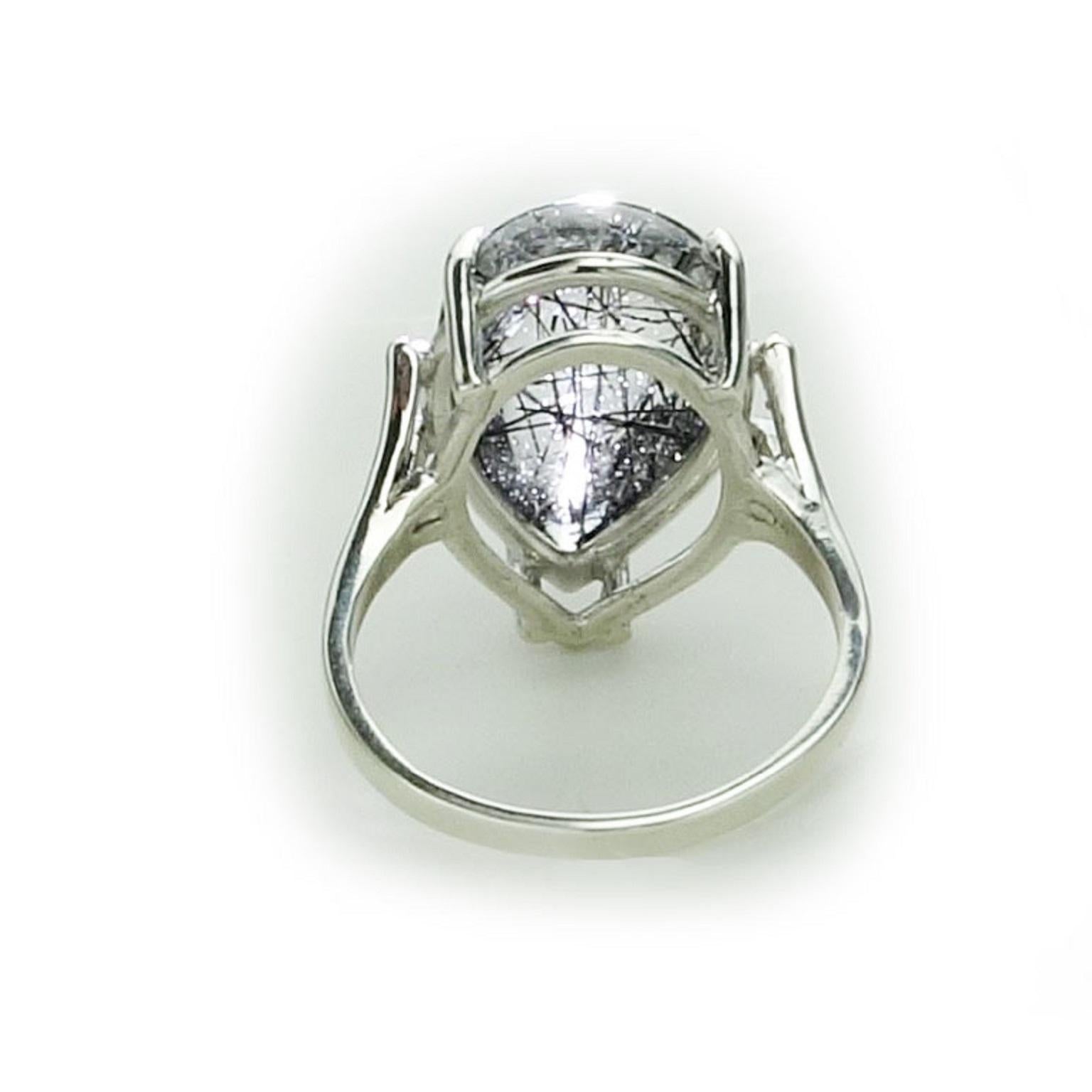 Birnenförmiger Cabochon aus Sterlingsilber mit Turmalin und Quarz von AJD im Angebot 3