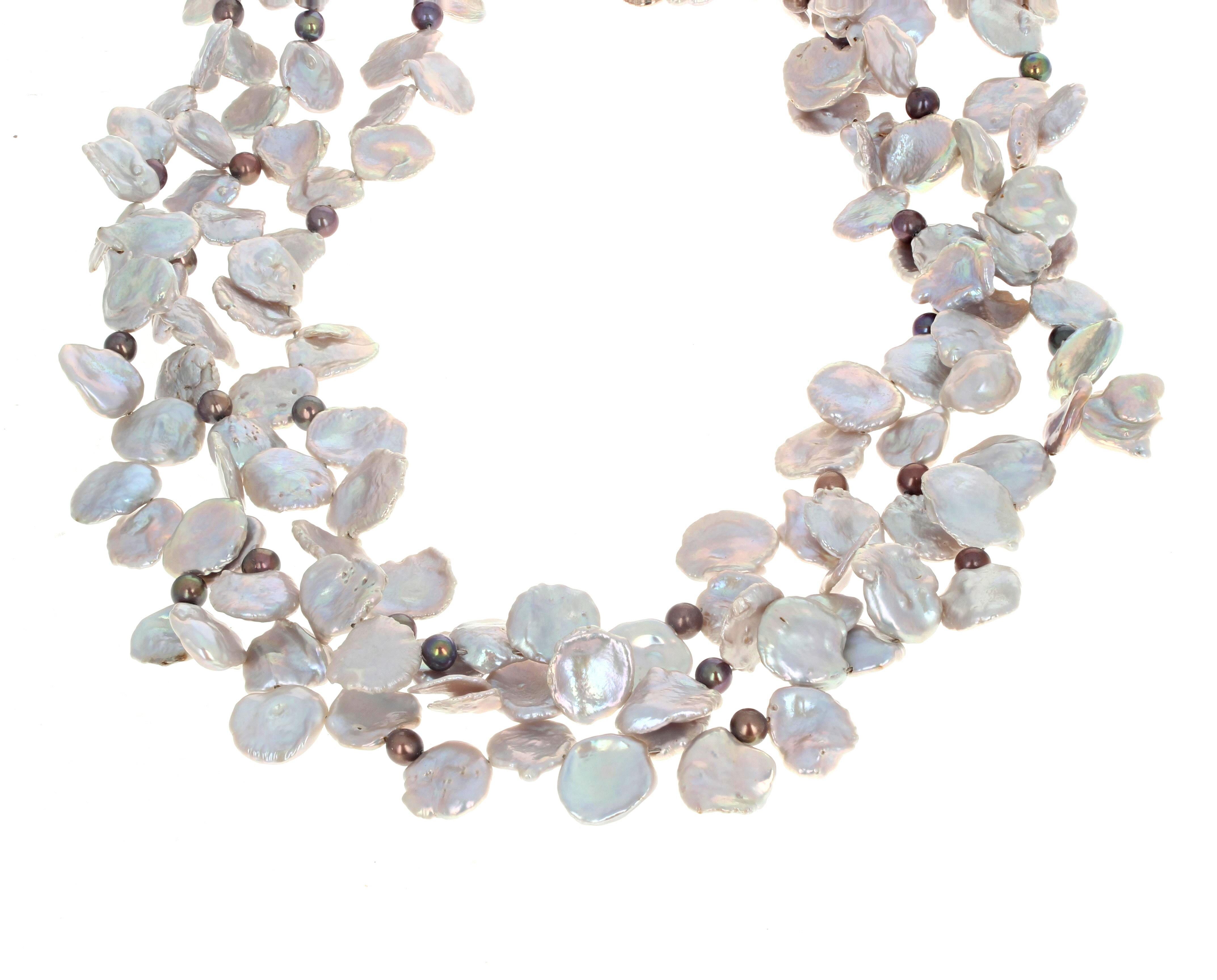 Non taillé AJD Collier à trois rangs de perles de culture naturelles brillantes et brillantes de 19 pouces en vente