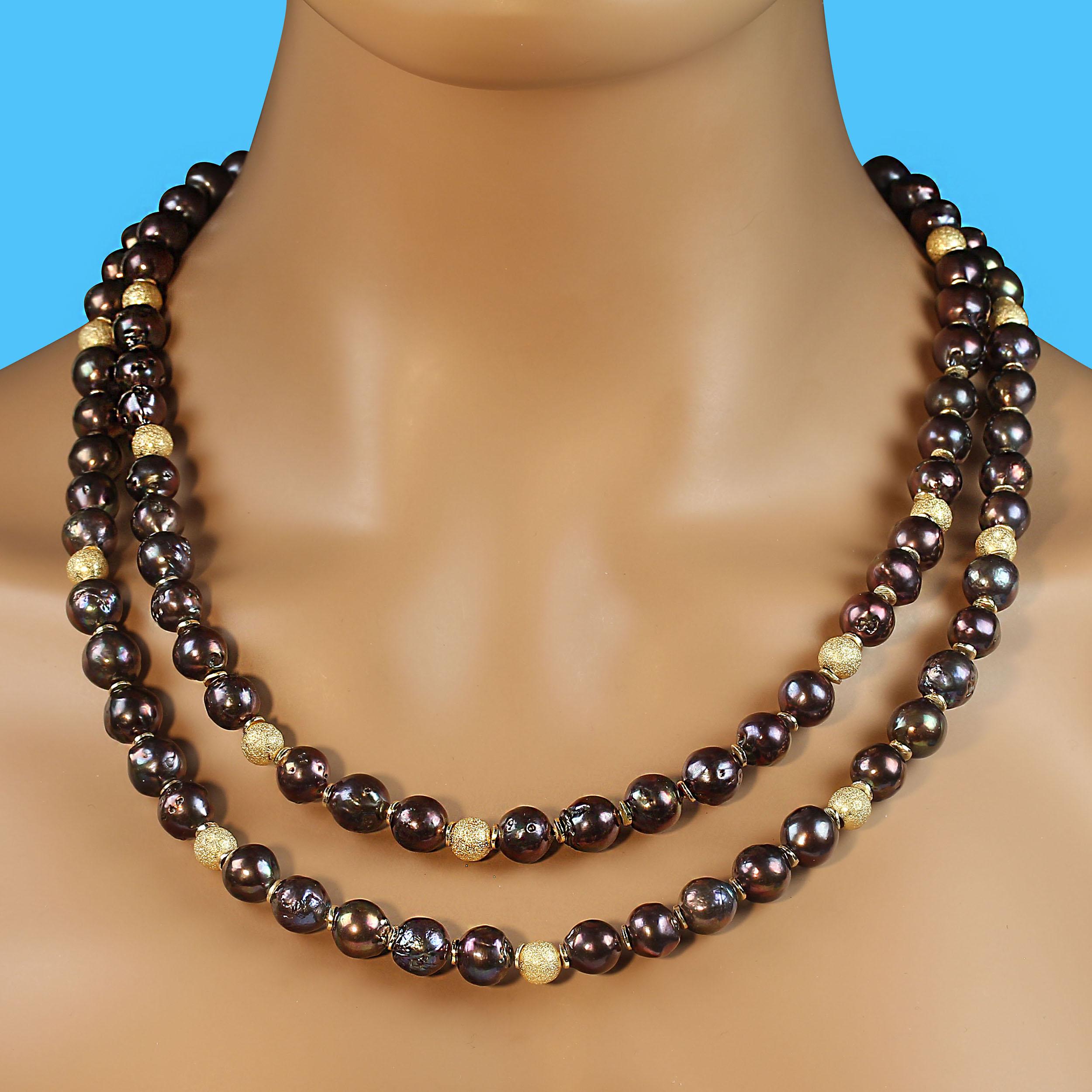 AJD Collana di perle color malva iridescente a due fili con accenti dorati in vendita 4